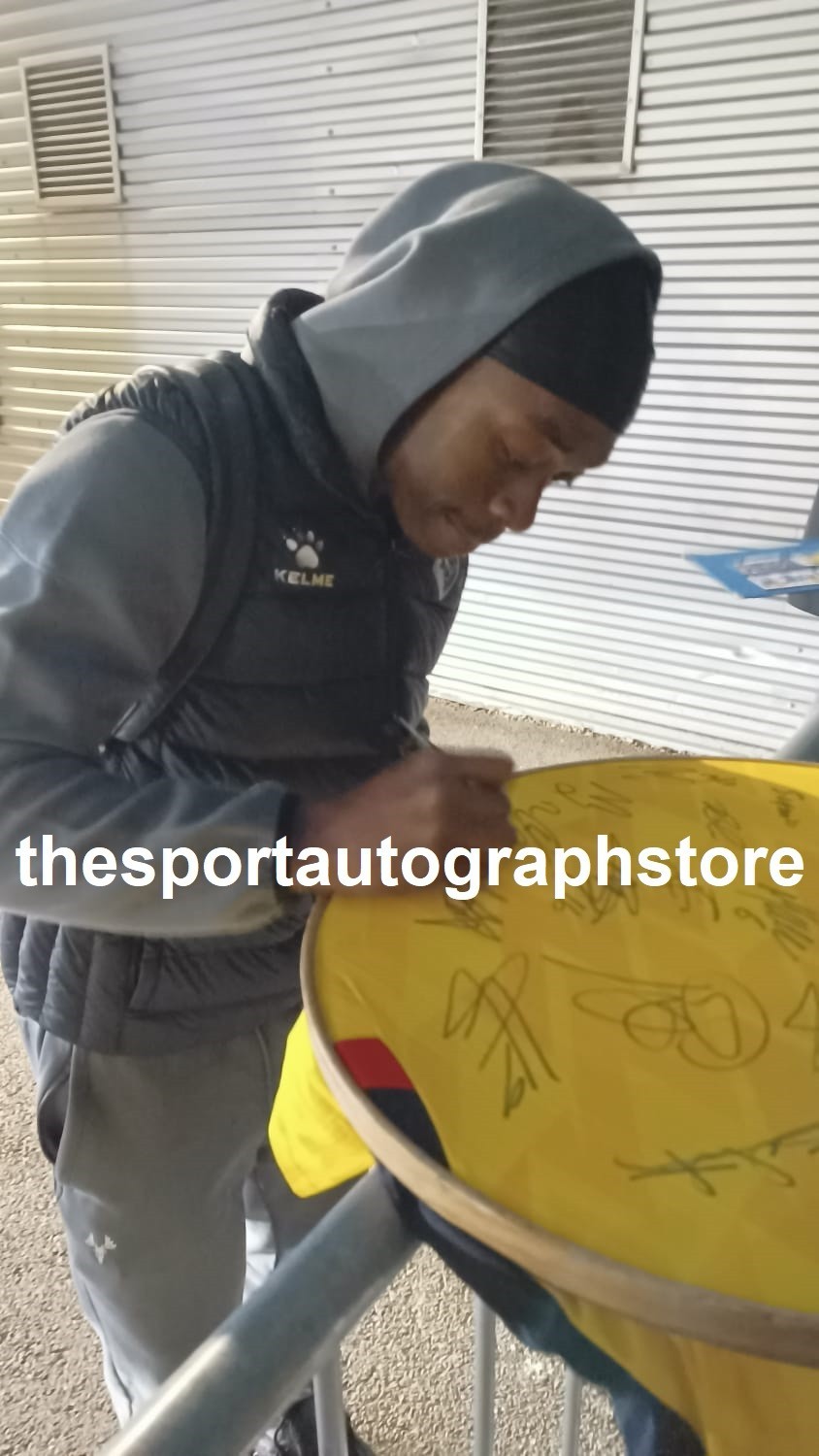 Watford Shirt Hand Signed by 2025/2026 Squad – 18 Autographs – Louza Still Mendy
