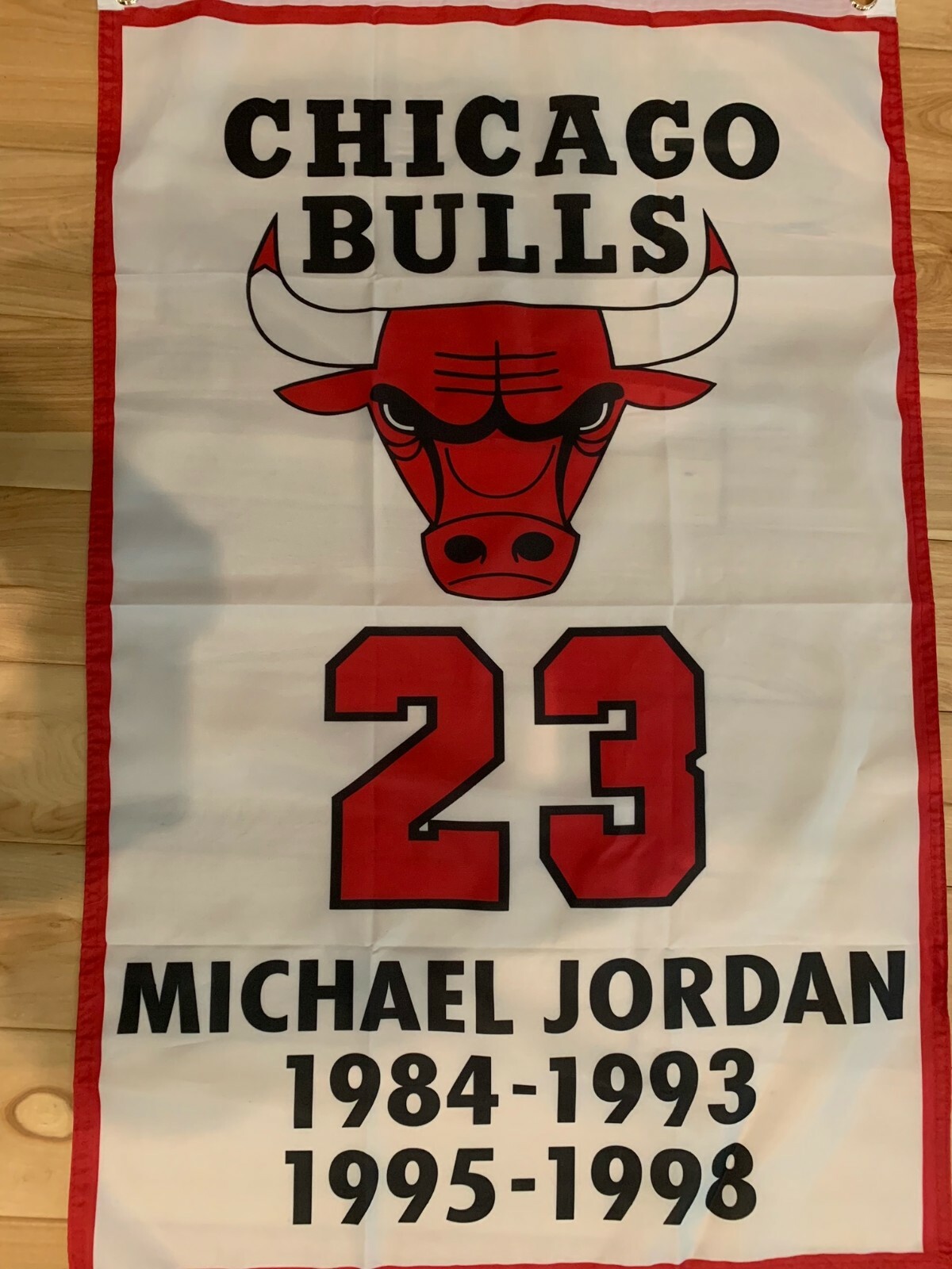 2′ x 3′ Chicago Bulls banners – Pick from 6 Championships/Jordan/Pippen/Jackson