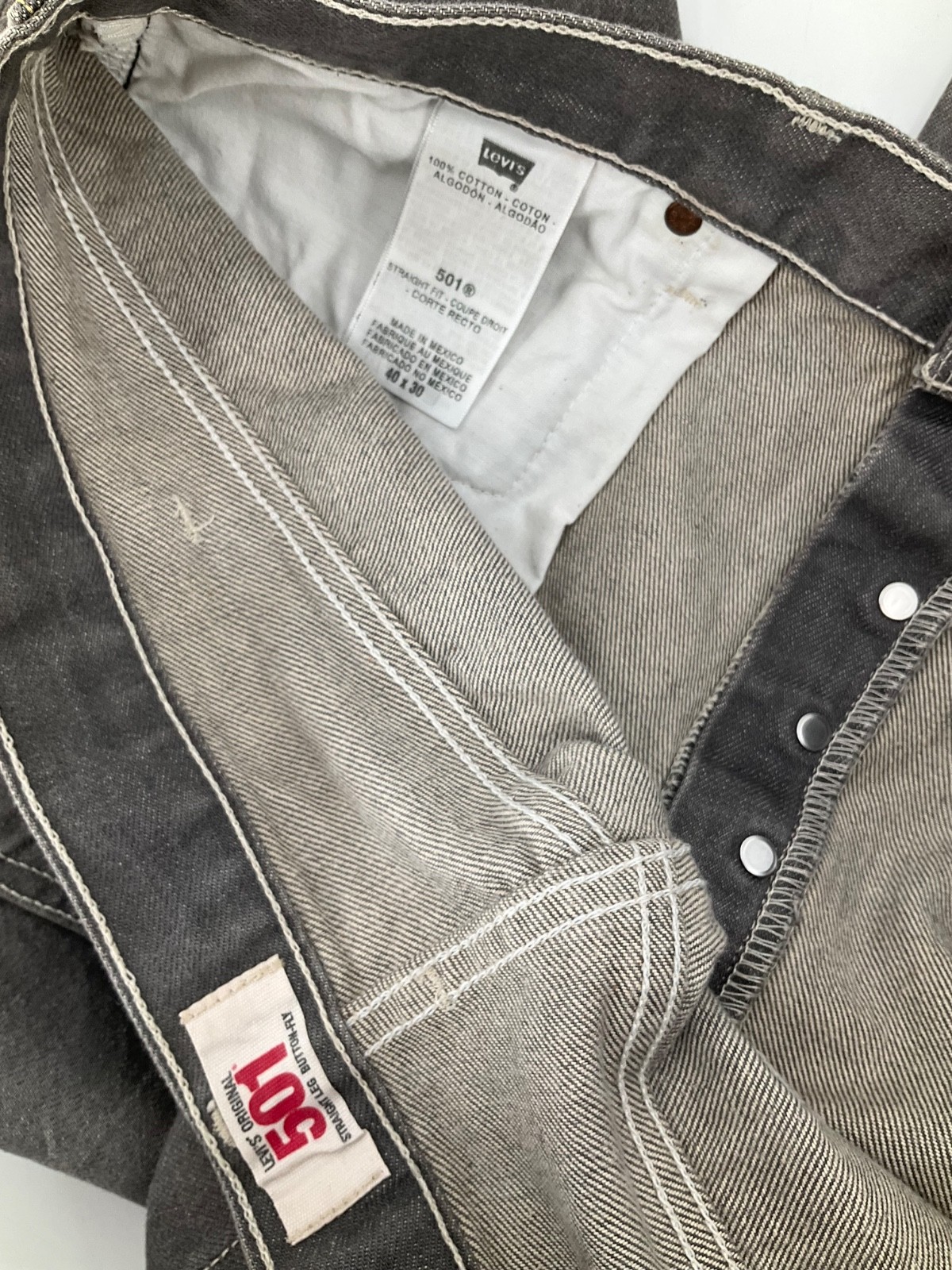 LEVI’S 501 ORIGINAL FIT STRAIGHT LEG JEANS SIZE: 40X30