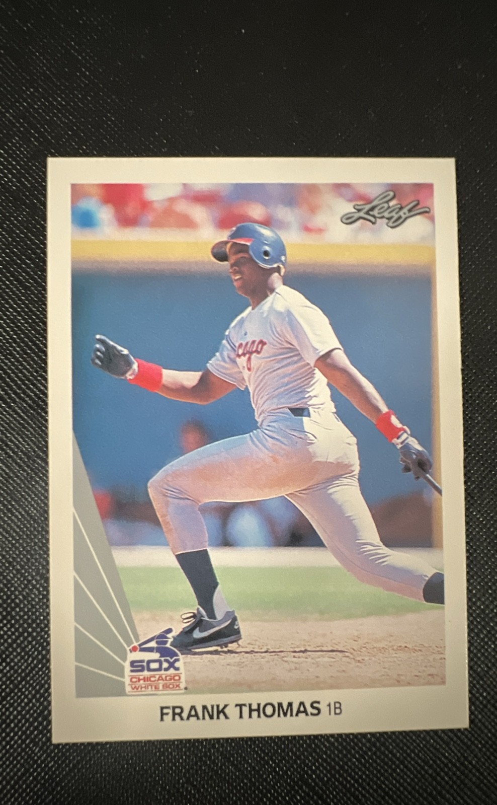 1990 Leaf – Frank Thomas #300 (RC) Centered & Mint, White Sox Rookie 🔥