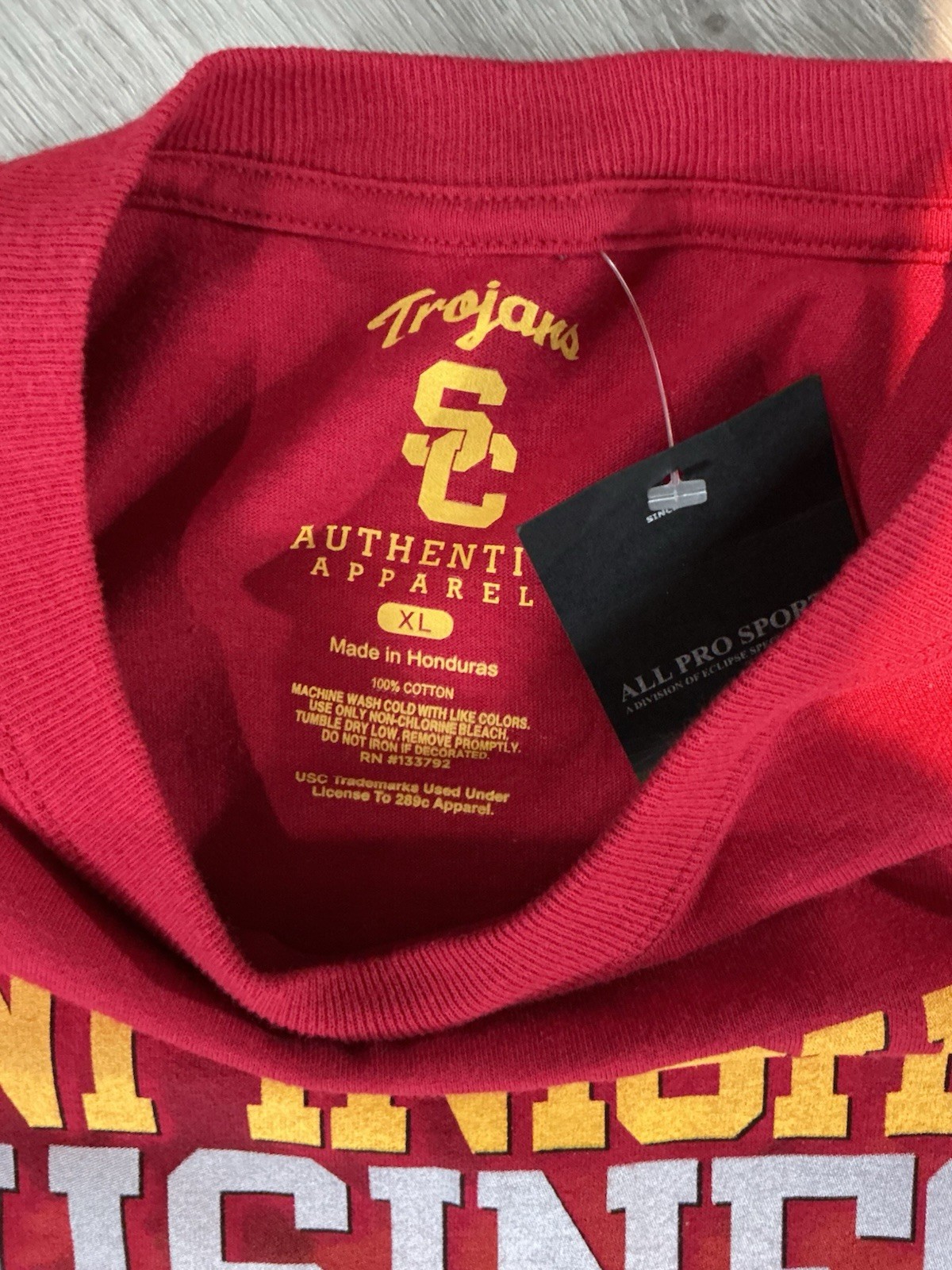 New Red Trojans Authentic USC Trojans “Unfinished Business” Men’s XL T-Shirt