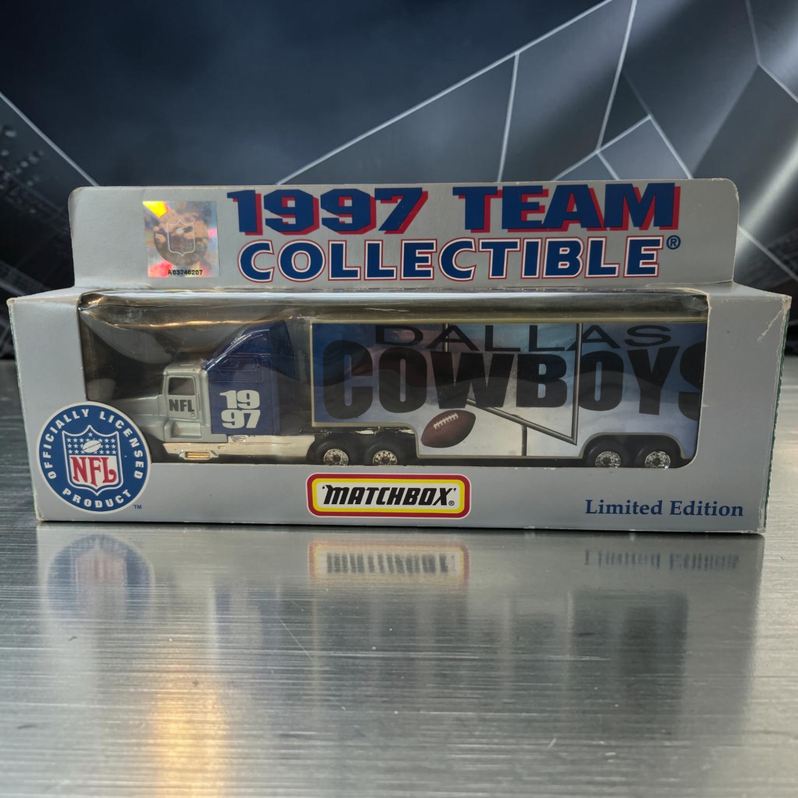 Matchbox Dallas Cowboys 1997 NFL Team Collectible White Rose Diecast Truck Toy