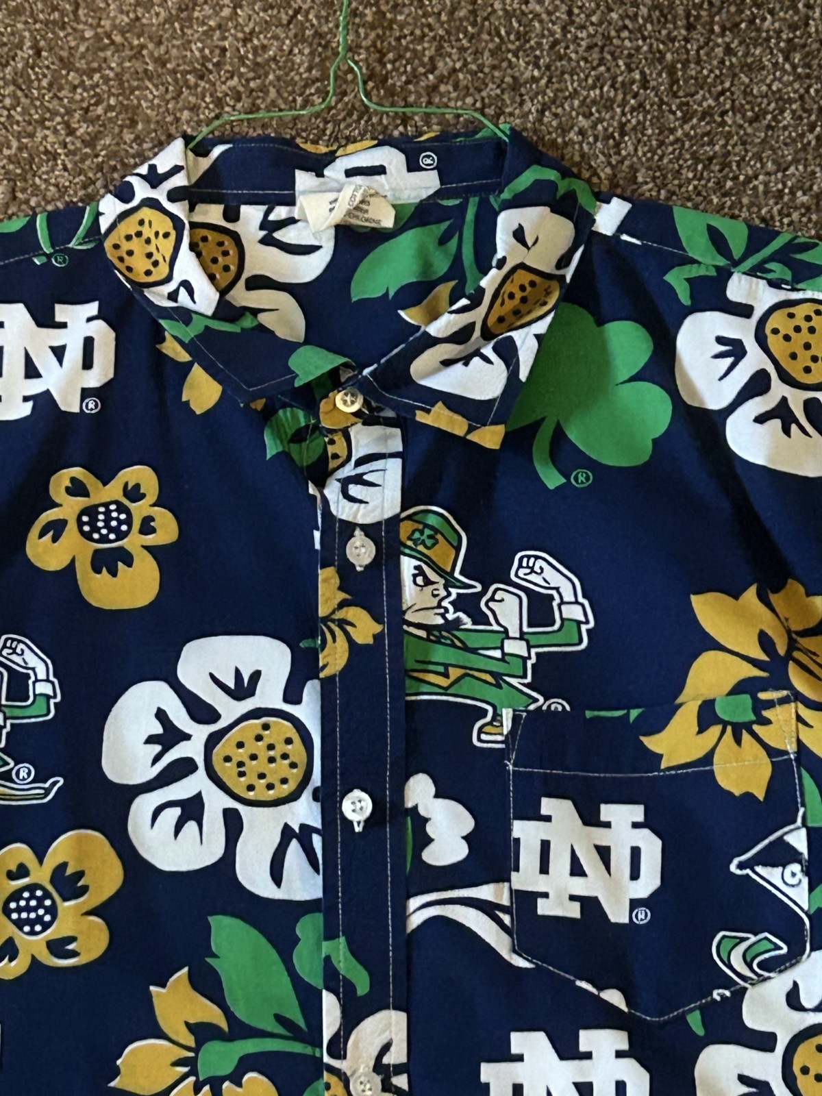NOTRE DAME FIGHTING IRISH HAWAIIAN SHIRT CLASSIC “NOTRE DAME EMBLEMS” SZ: XXL