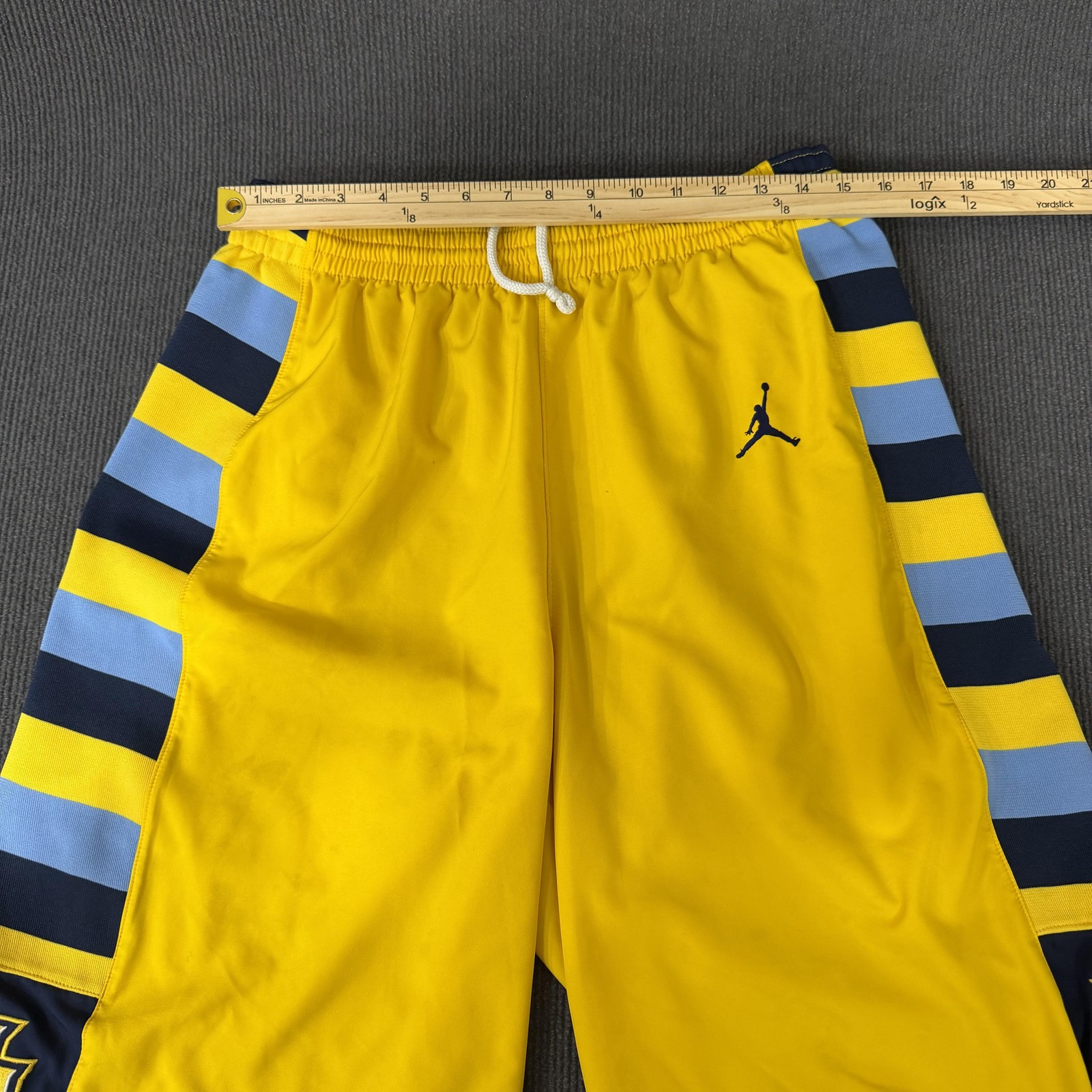 Marquette Golden Eagles Shorts Mens Medium Yellow NCAA Basketball Jordan Dri Fit