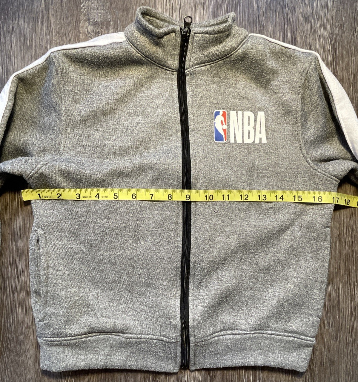 NBA National Basketball Association Youth Size 8 Gray Mock Collar Sweatshirt