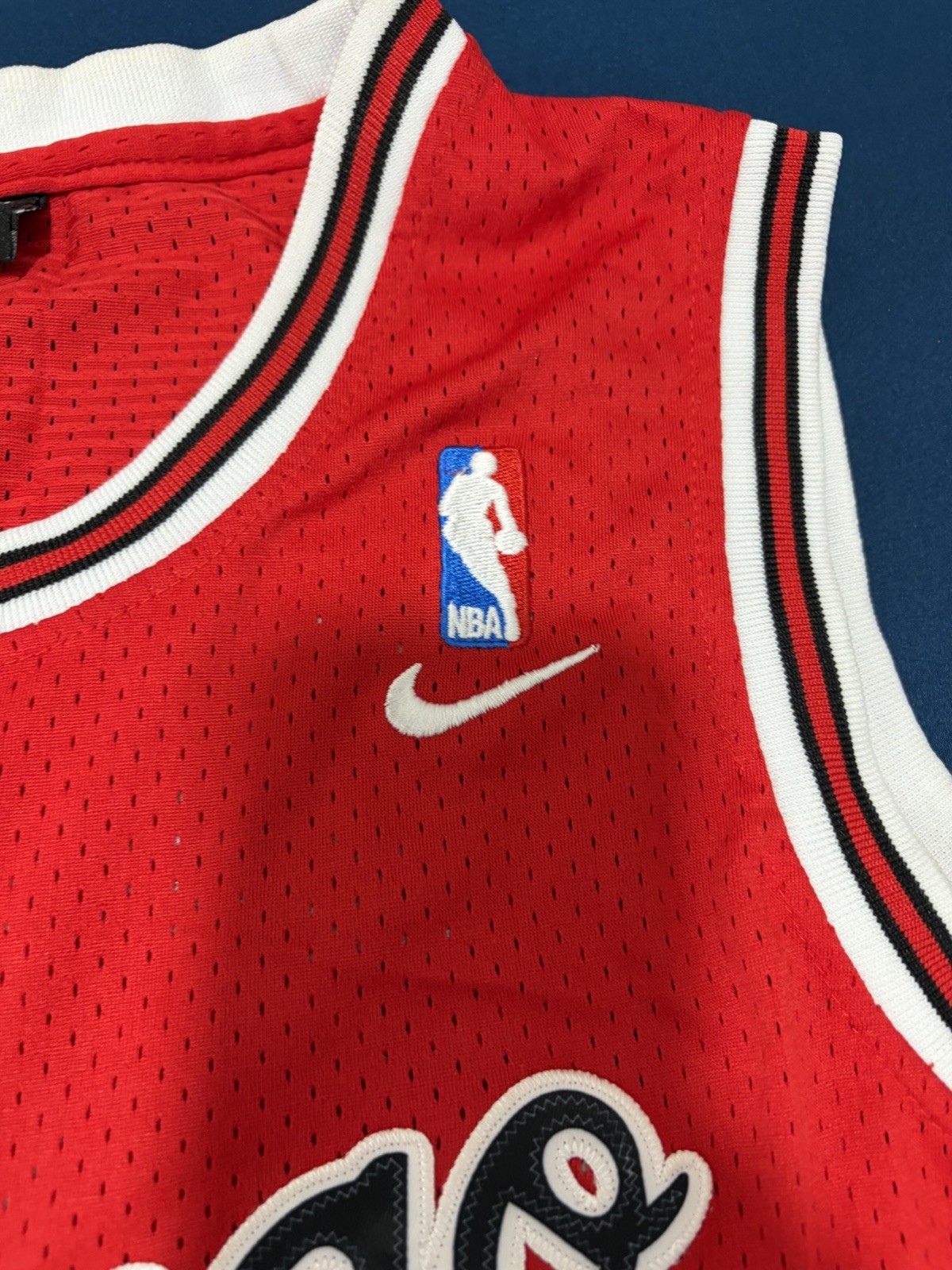 Nike Label 1984 MICHAEL JORDAN No. 23 CHICAGO BULLS “Flight” (Size M) Jersey