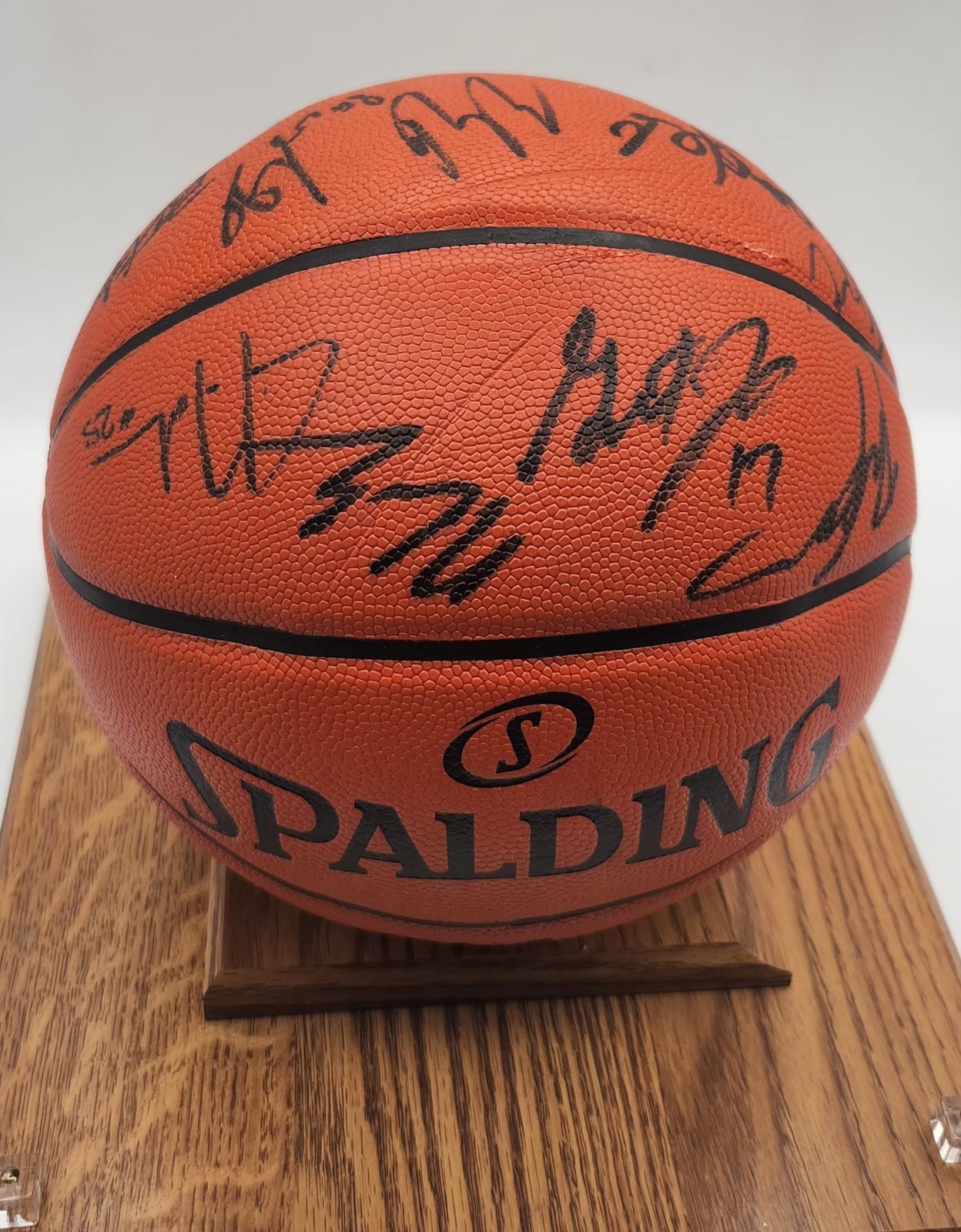 Sacramento Kings Team Signed Indoor/Outdoor Basketball