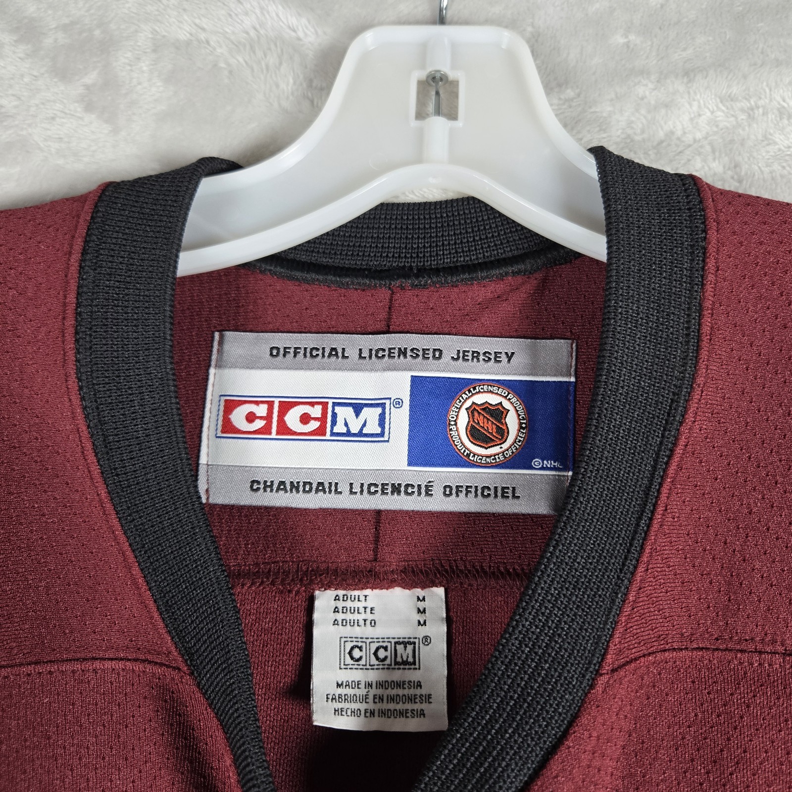 CCM Colorado Avalanche Hockey Jersey NHL Mens Size Medium Burgundy Throwback