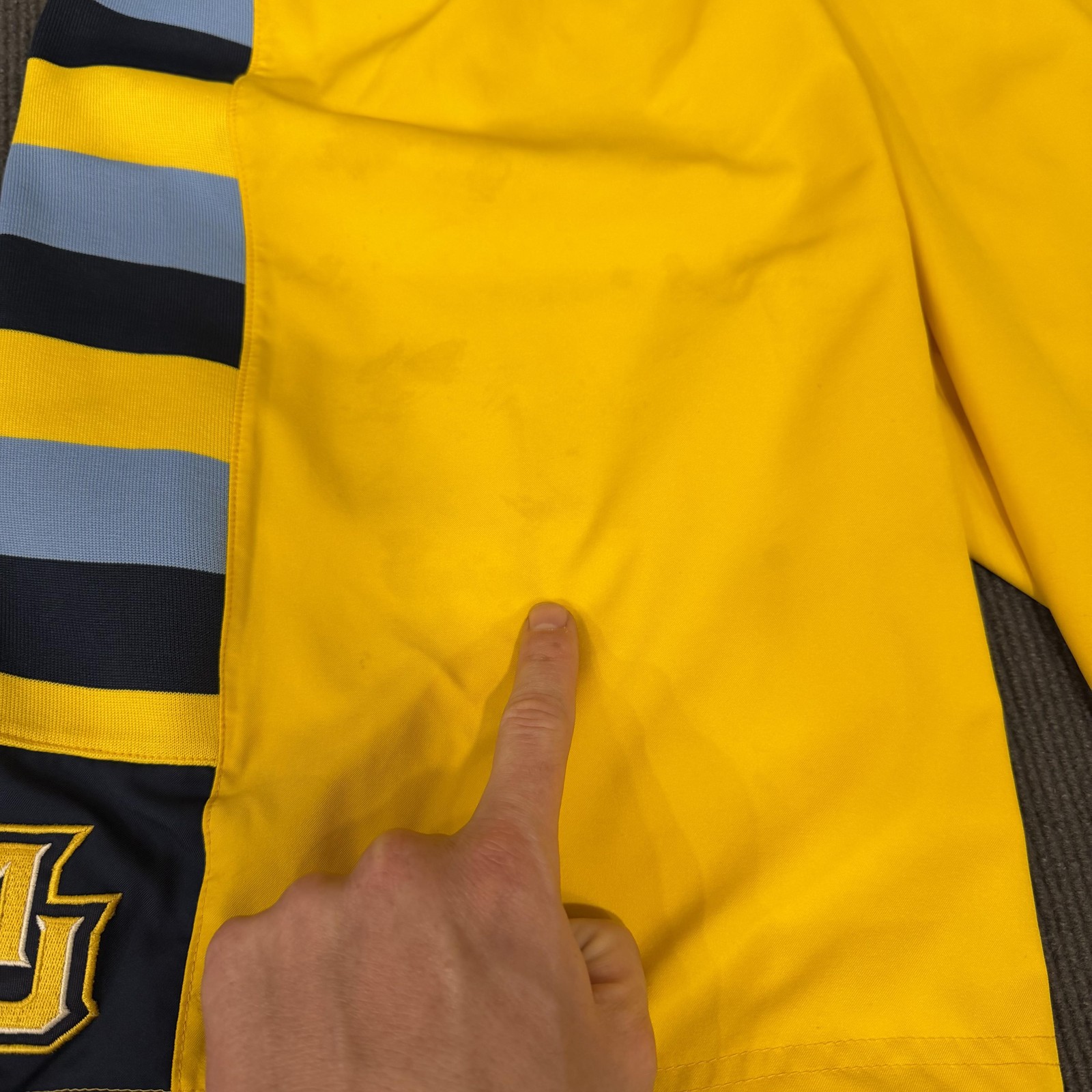 Marquette Golden Eagles Shorts Mens Medium Yellow NCAA Basketball Jordan Dri Fit