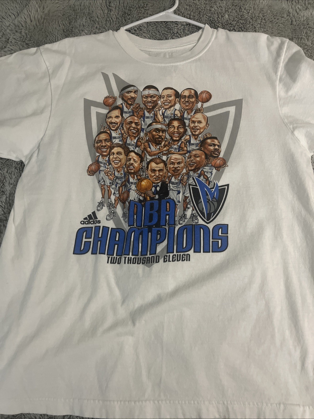 Dallas Mavericks 2011 NBA Finals Champions RARE Caricature T-Shirt Size Large L