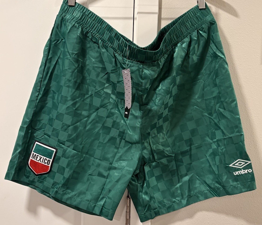 Umbro Mexico Team Soccer Football Shorts Elastic Waist World Cup Men’s L NWT