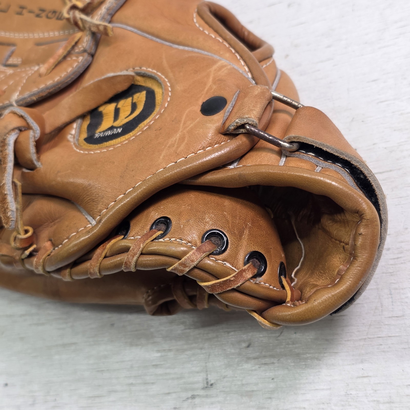 Wilson A2236 LHT Baseball Glove 12″ Mitt Dual Hinge Pro Style MLB Ron Guidry