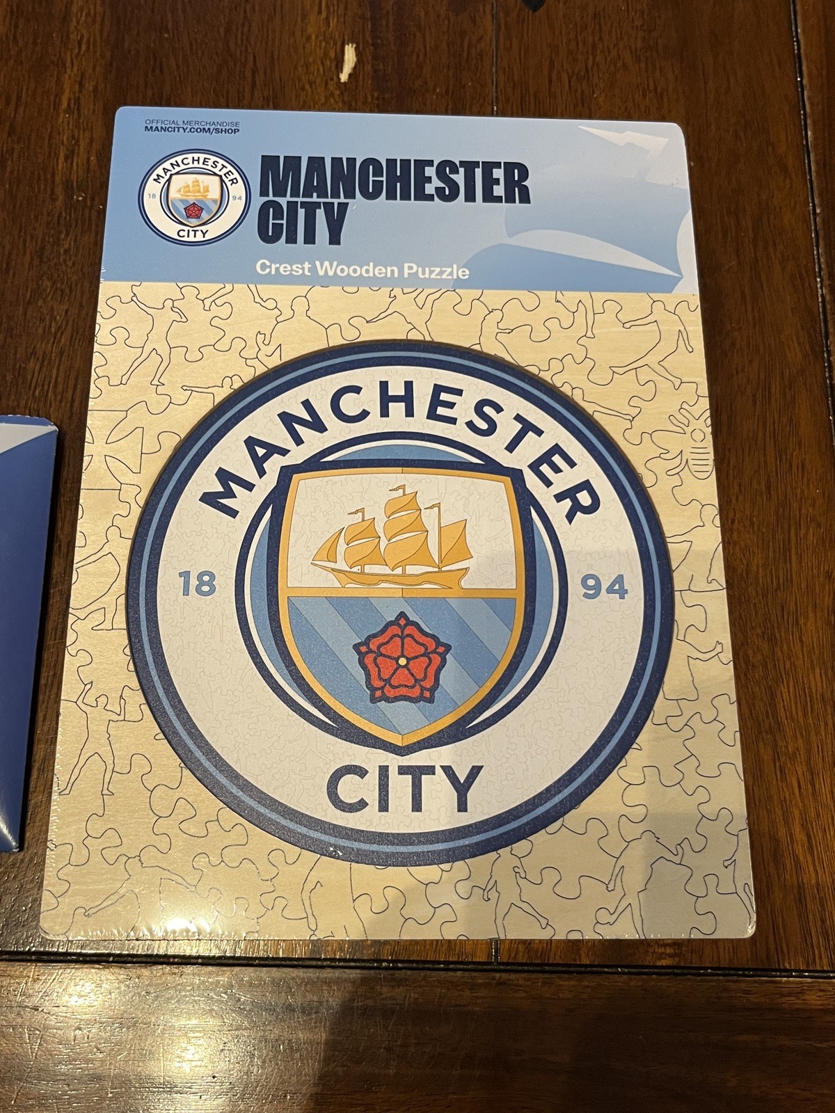 Official MAN CITY Football Club LARGE Crest Wooden Puzzle – New & Sealed 500 pcs