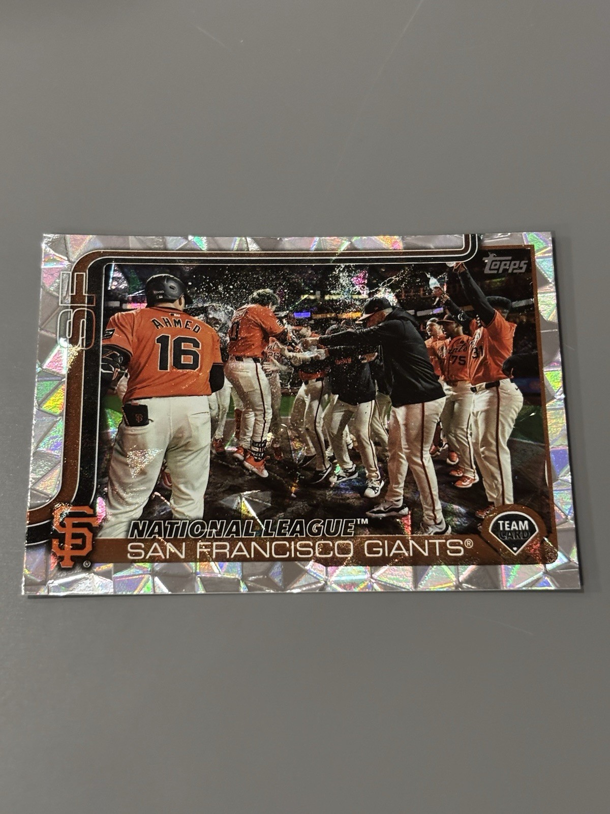 2025 Topps Series 2 San Francisco Giants Team Card Diamante Foil #514
