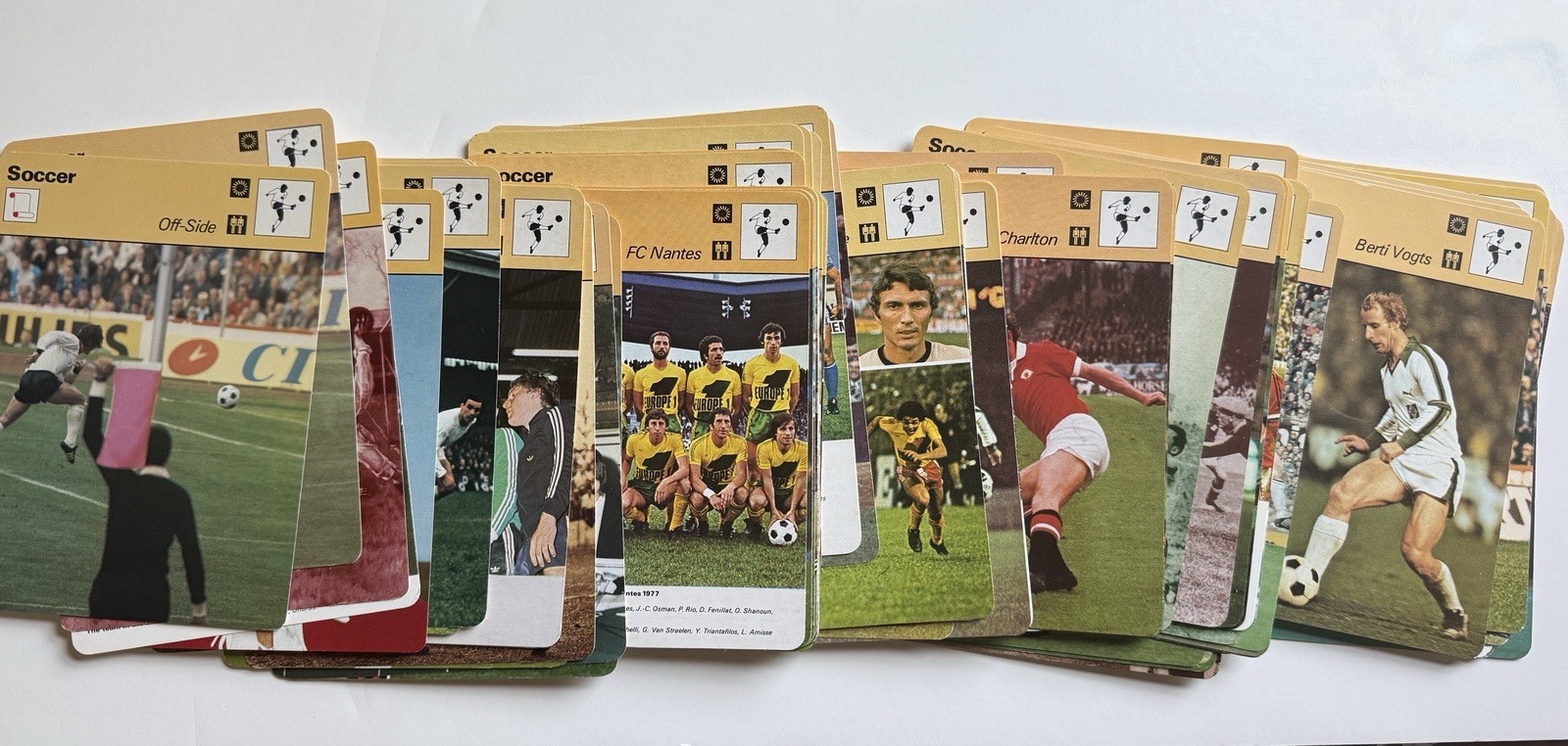 (100) Sportscaster Soccer 1977-1979 Cards World Cup ** EX+