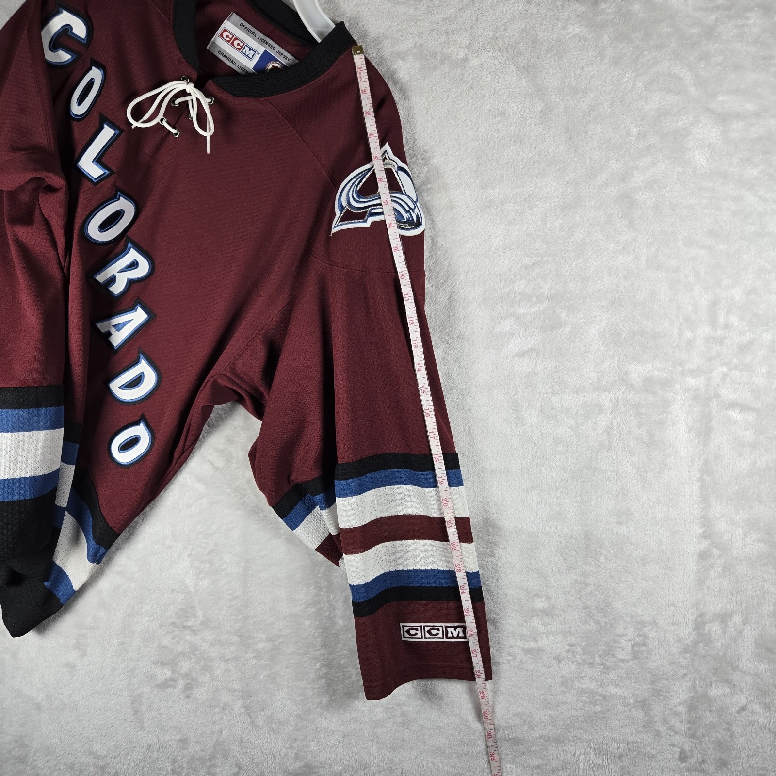 CCM Colorado Avalanche Hockey Jersey NHL Mens Size Medium Burgundy Throwback