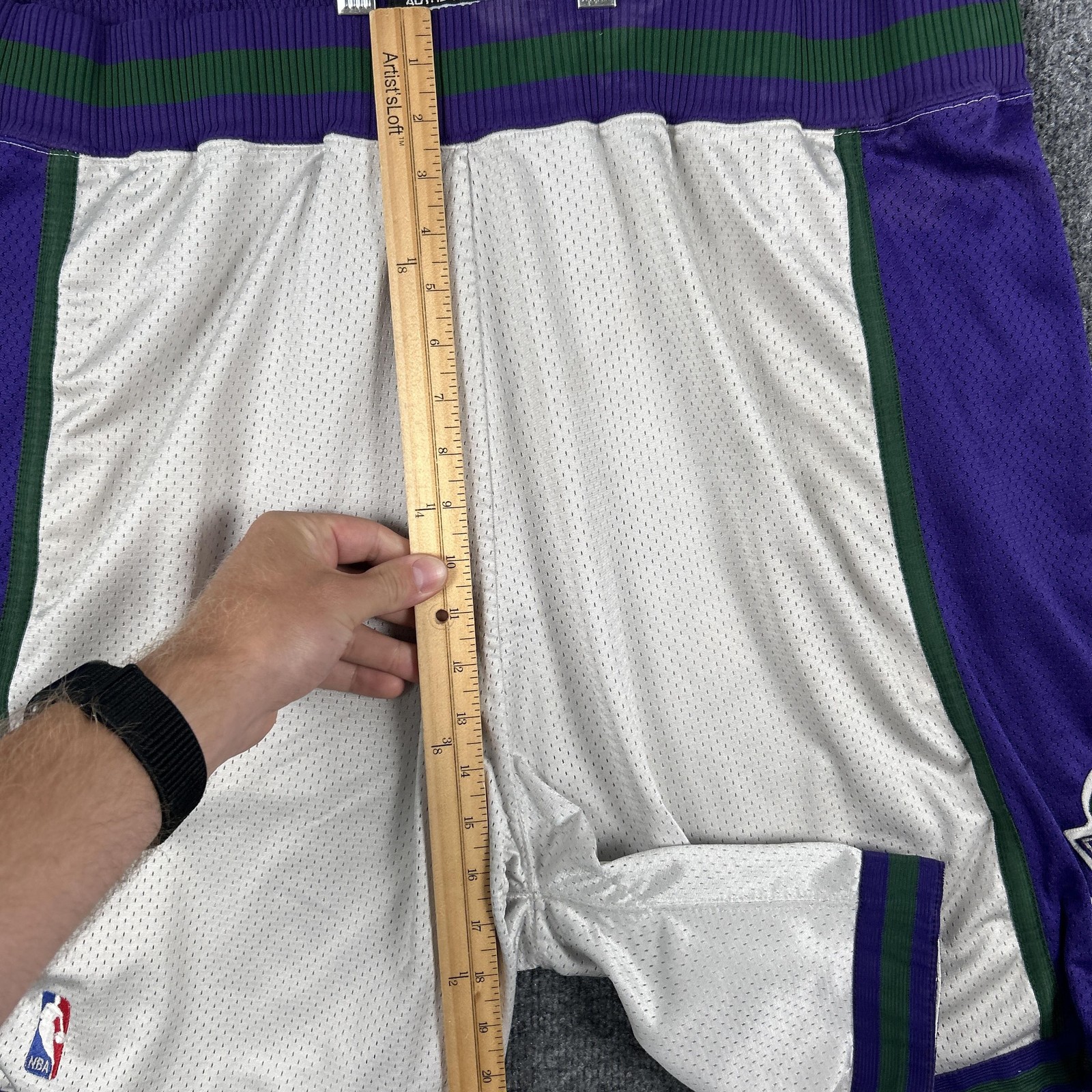Vintage Milwaukee Bucks Shorts Mens 40 White Purple NBA Basketball Puma 90s