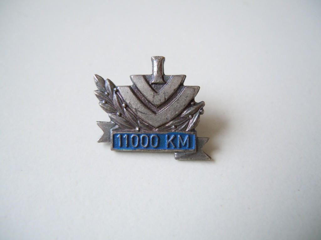 IVV Brooch Badge Pin 11000 KM 2.6 G/1.8 X 1.6 CM