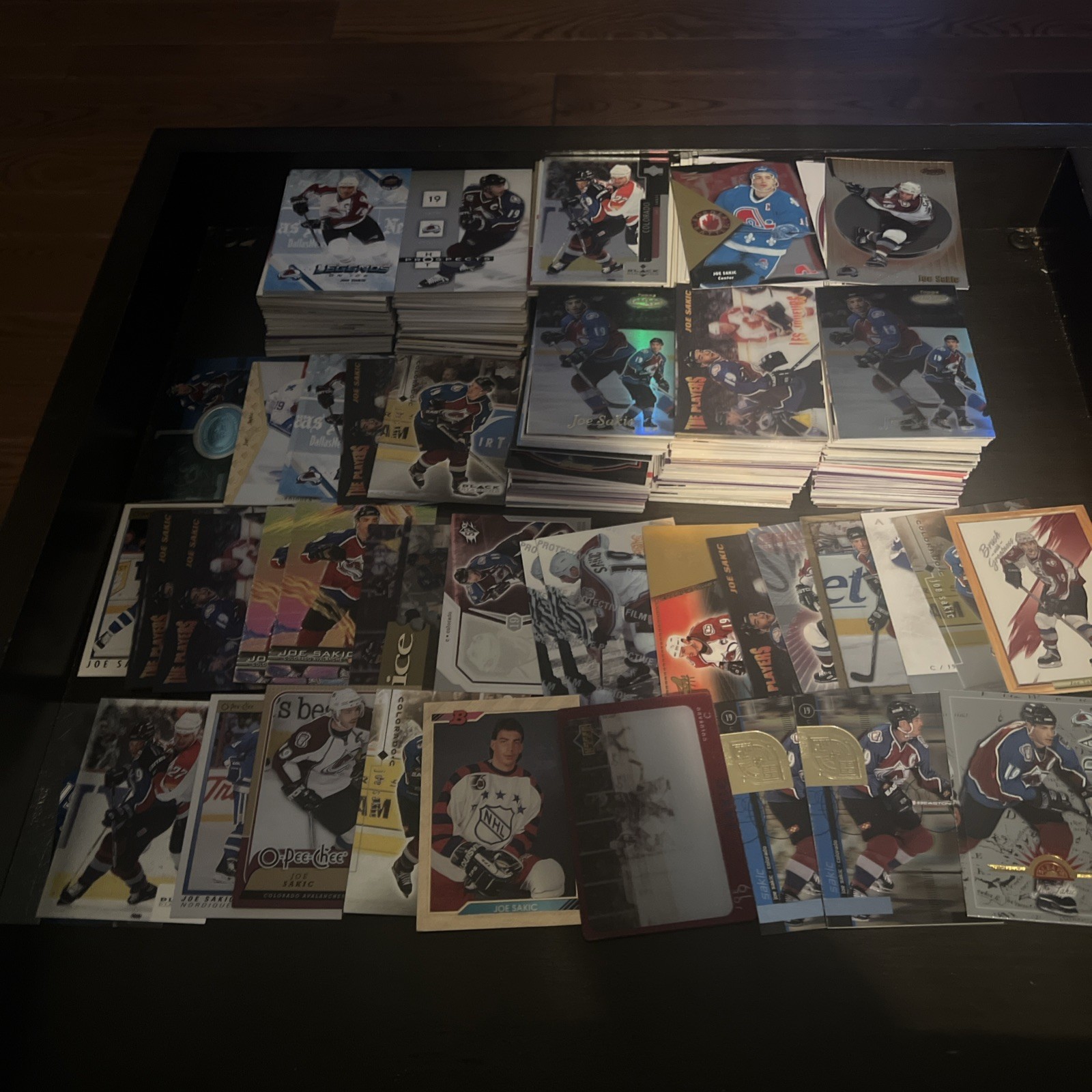Lot of 800++ Approximately Joe Sakic Cards Great Mix Avalanche Nordiques