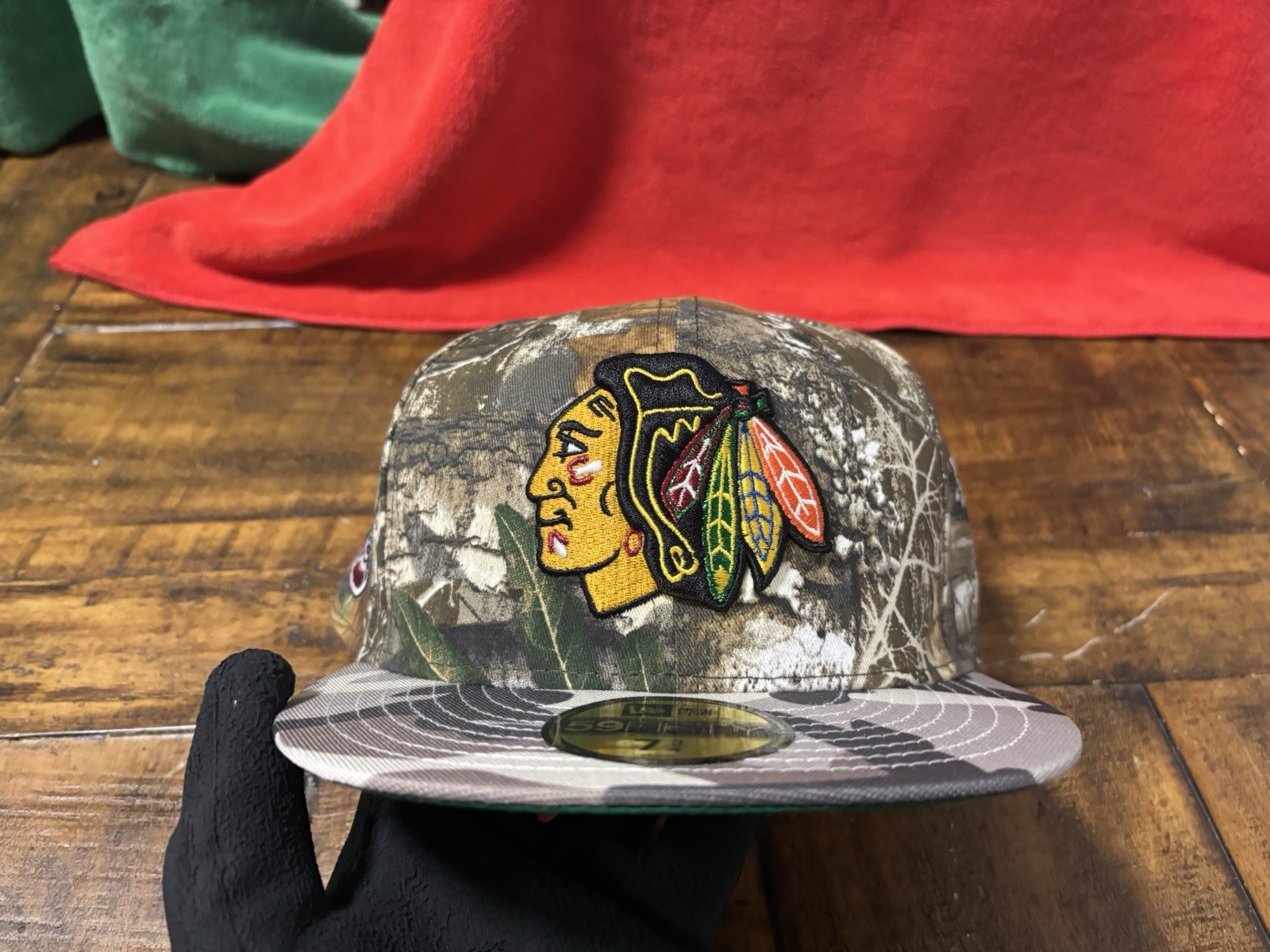 Chicago Blackhawks Realtree Camo New Era Fitted 7 3/4 Green UV Glow In The Dark