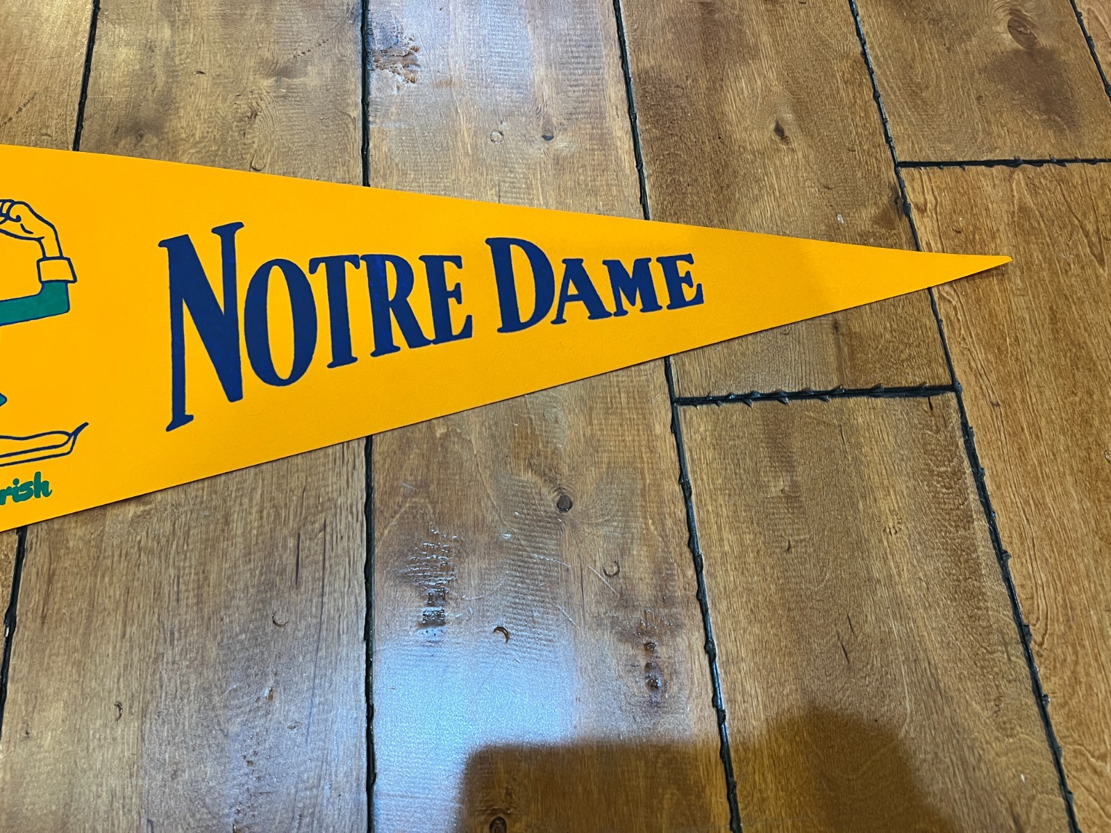 Notre Dame Vintage Fightin’ Irish Felt 30″ Pennant Football Yellow Blue RARE