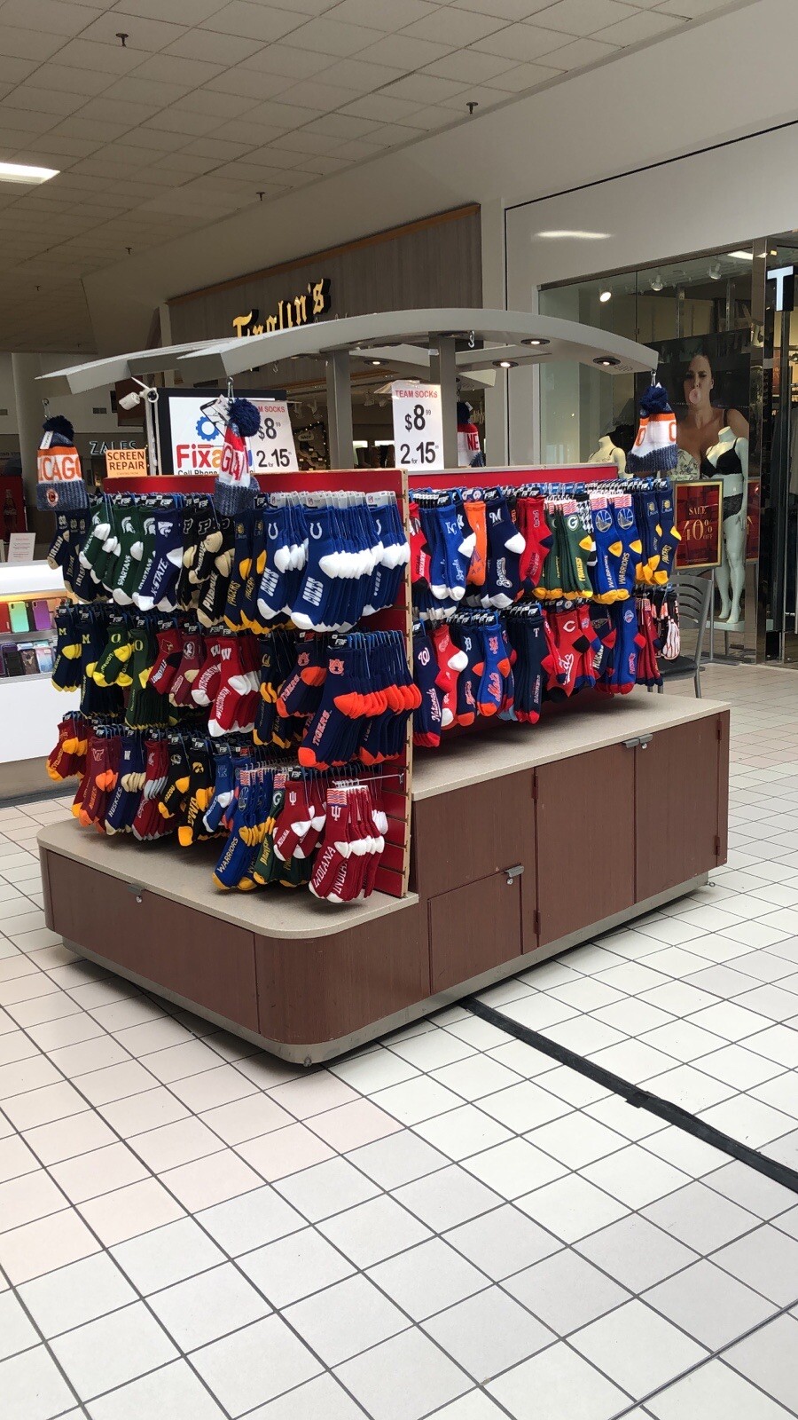 Wholesale Lot of 1,573 pairs of Licenced half ankle Team Socks NFL NBA College