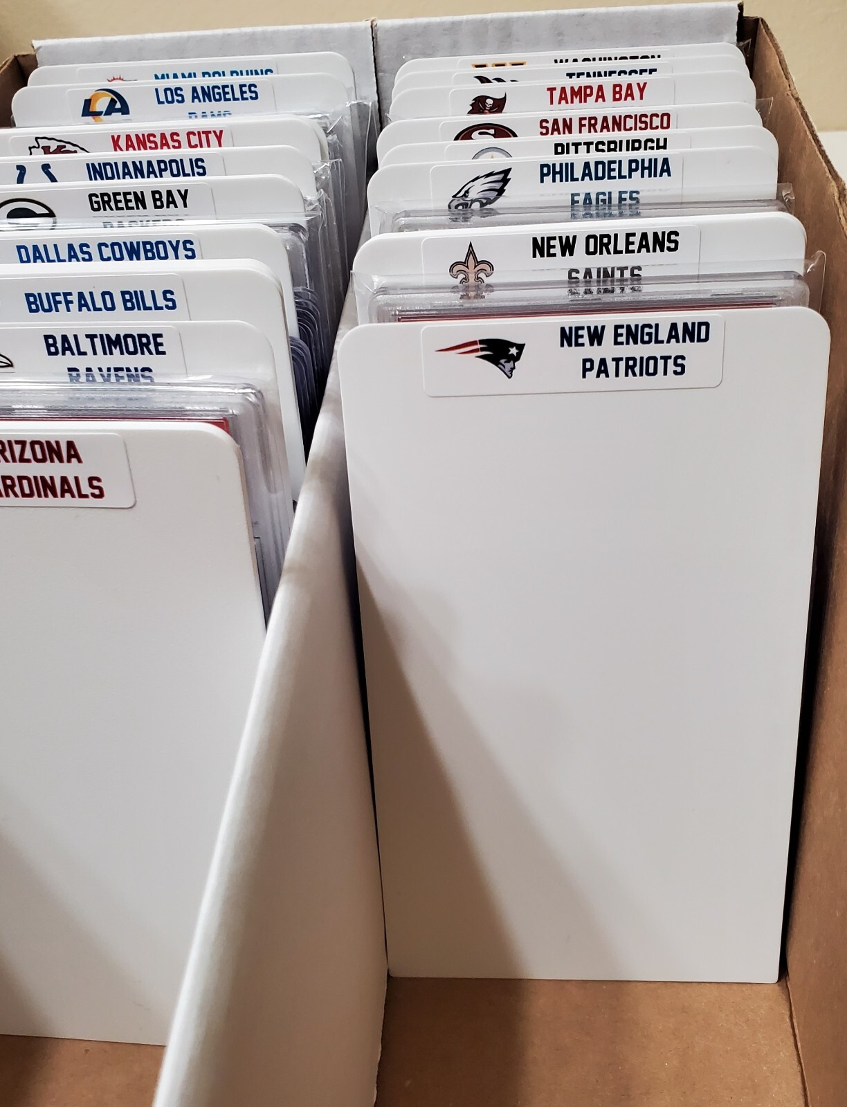 (32) GRADED Slab & Sports Card Dividers with 32 FREE NFL Teams Logos Labels
