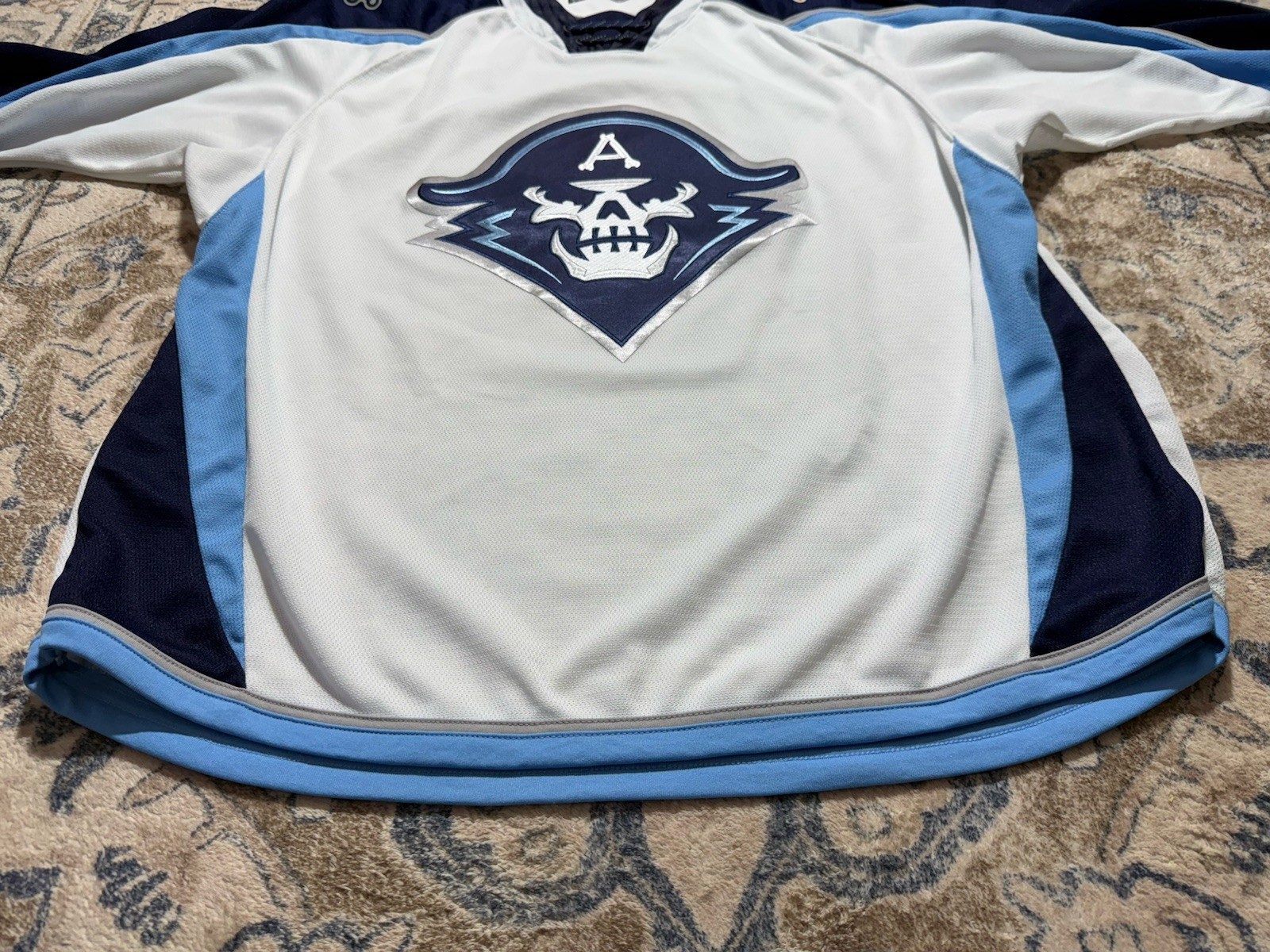 CCM Official Milwaukee Admirals Hockey Jersey AHL White/Navy/Light Blue Size XL
