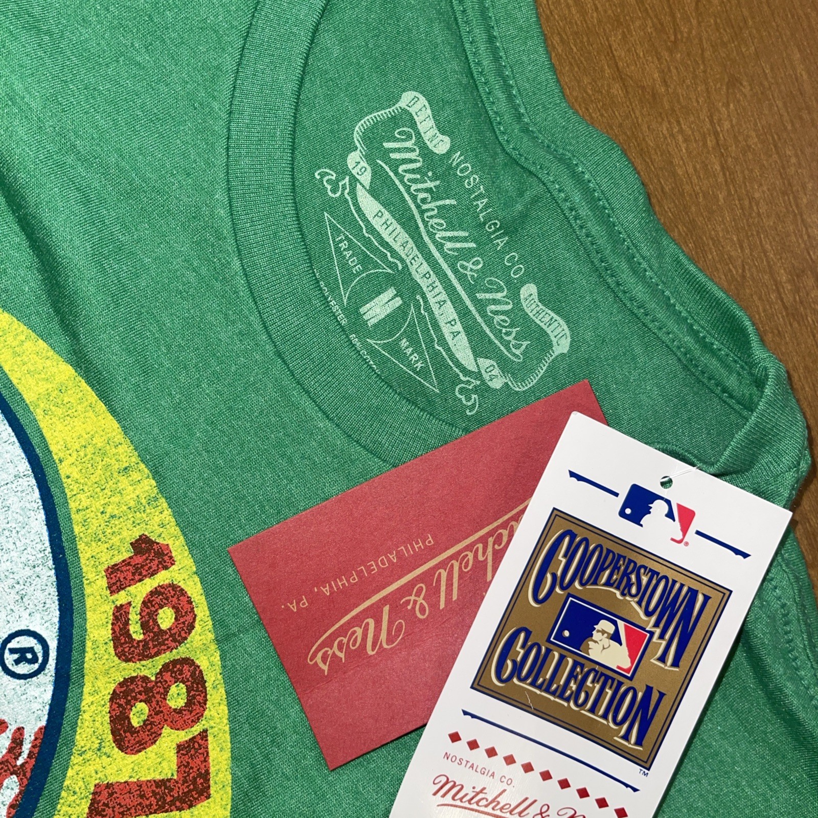 Mitchell & Ness Tee Shirt Women M 1987 Topps Baseball Wax Wrapper Collab