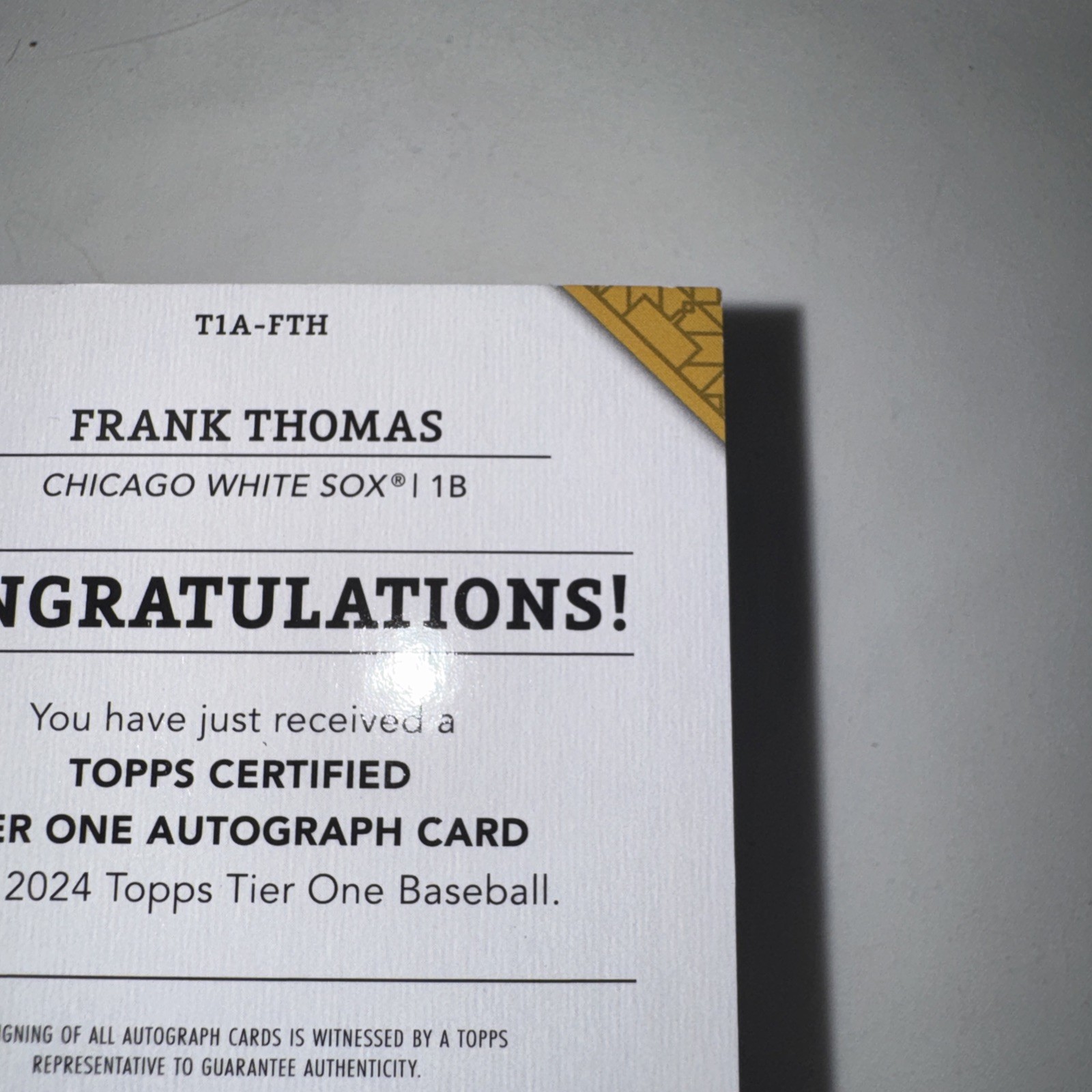 2025 Topps Tier One – Frank Thomas Auto #T1A-FTH 23/49 On Card