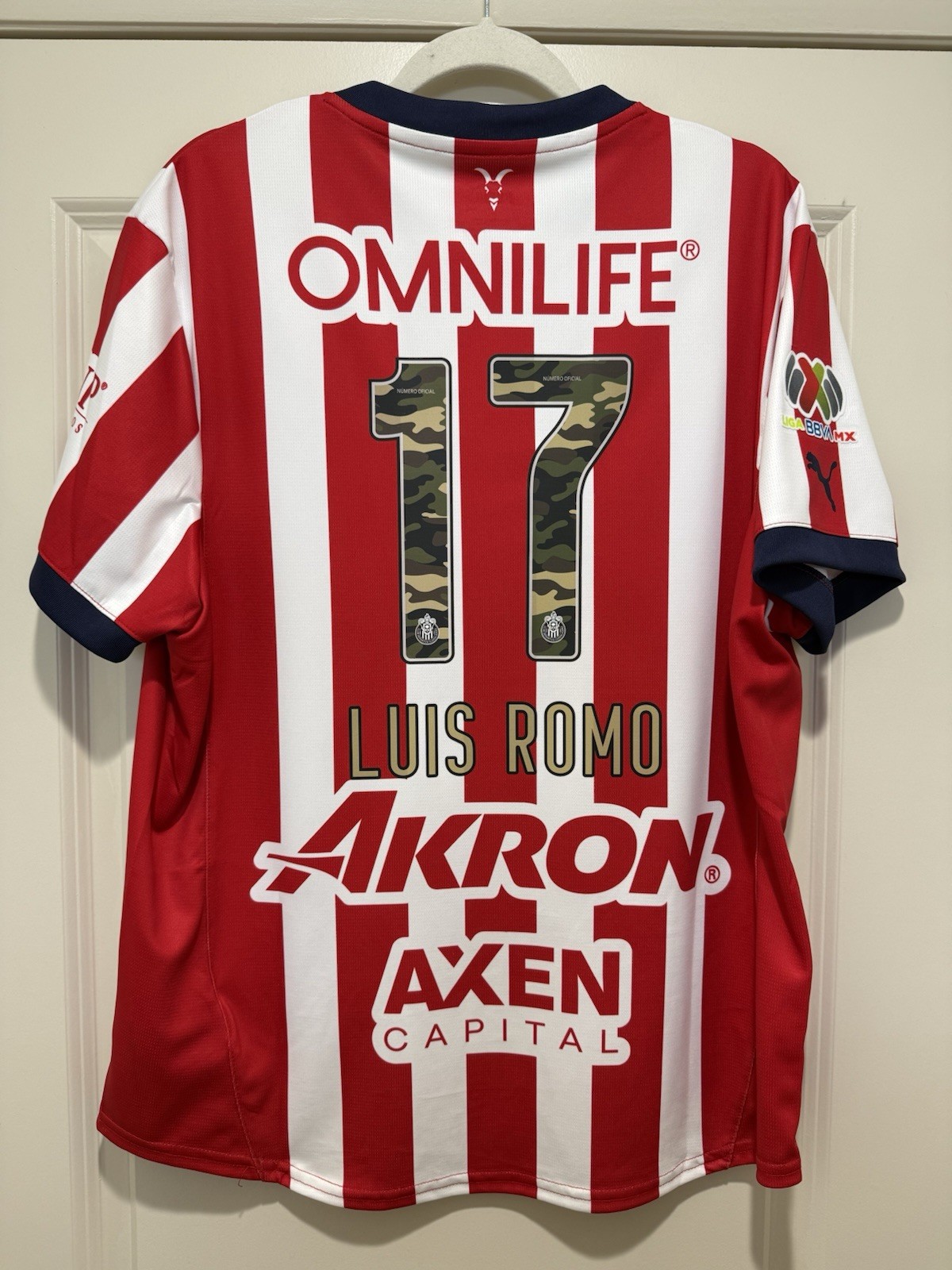 Luis Romo #17 Mens LARGE PUMA Chivas Guadalajara Home Fan Jersey Dia Ejercito