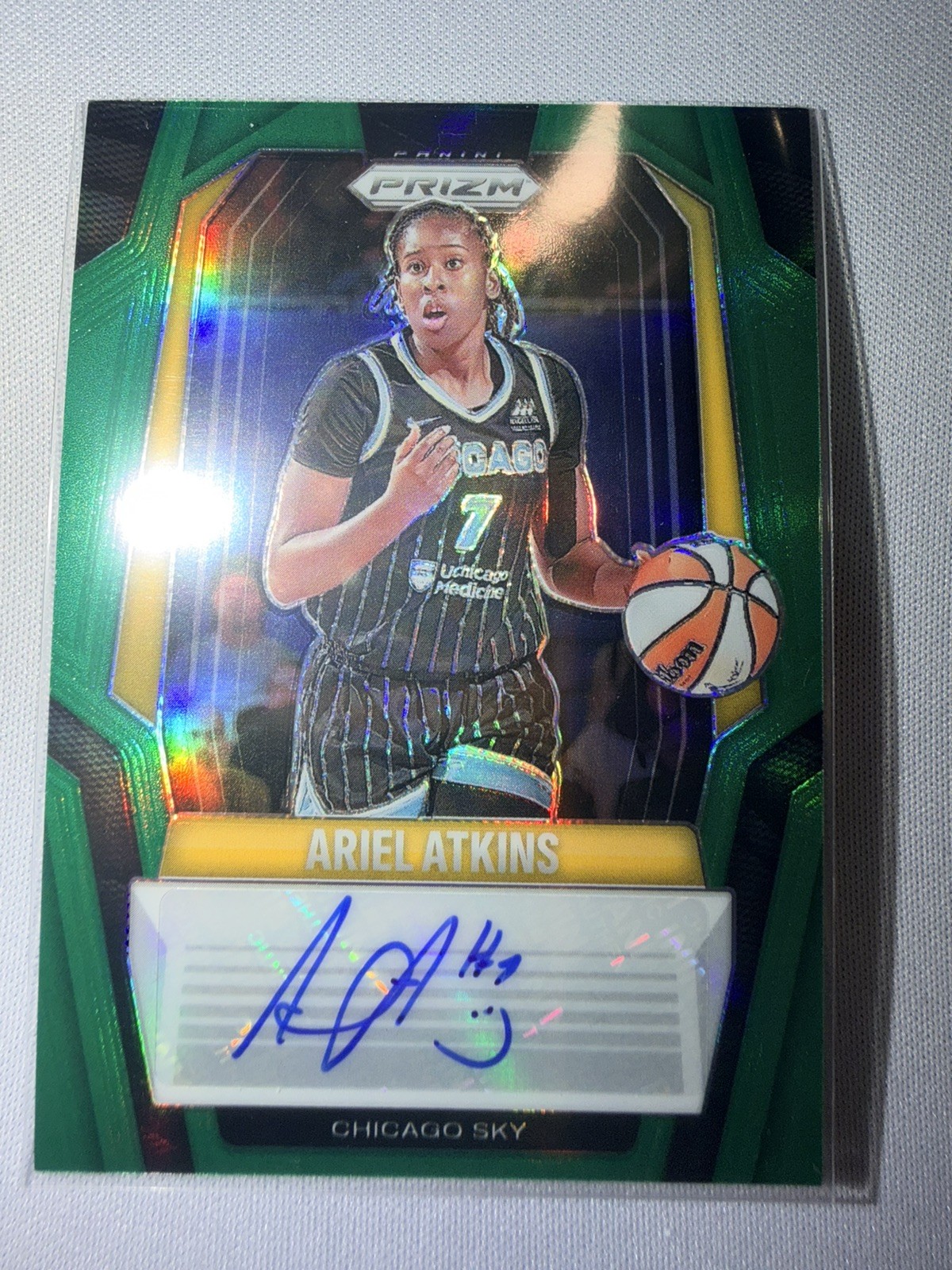 2025 Panini Prizm WNBA – Signatures Ariel Atkins #SG-AA Green Prizm (AU)