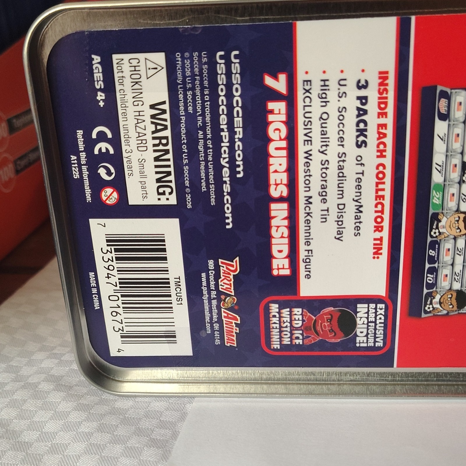 TeenyMates Collectors 10 Stadium Display Set USA Soccer With Seven Players Figur