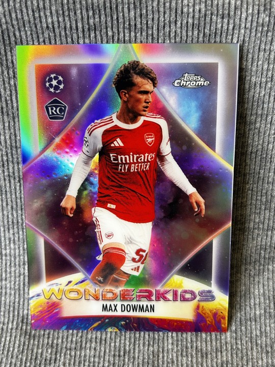 26 Topps Chrome Uefa Club Competitions – Wonderkids Max Dowman #WK-4 (RC) CL478