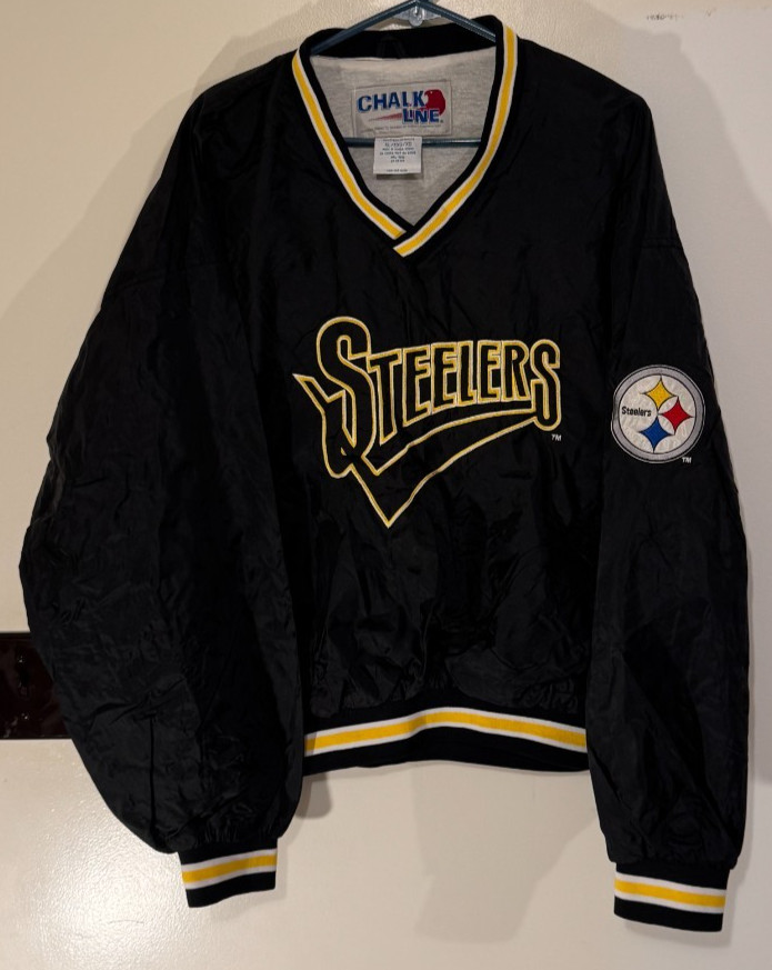 Chalk Line Steelers black pullover windbreaker XL. Very good condition.