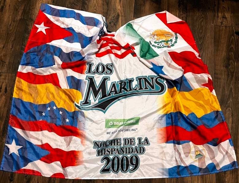 Florida Los Marlins 2009 Noche de la Hispanidad Promo CAPE Giveaway Latin MLB