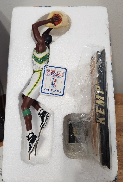 NBA Sports Impressions Shawn Kemp Limited Edition Superstar Vintage Figure #984.