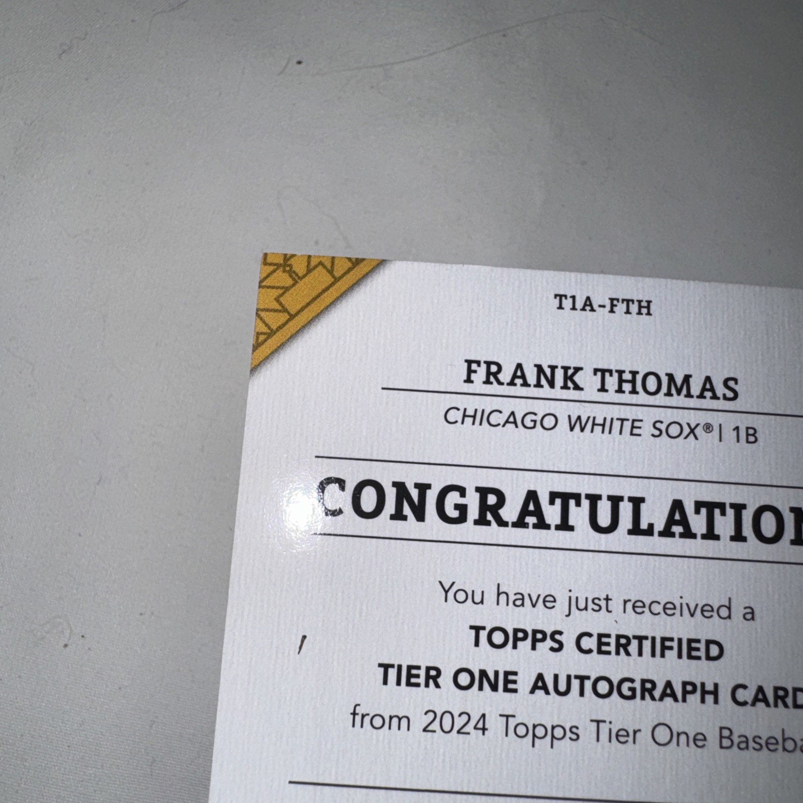 2025 Topps Tier One – Frank Thomas Auto #T1A-FTH 23/49 On Card