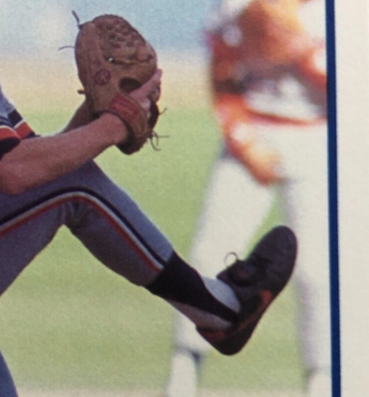 1989 Score PAUL GIBSON “Player Grabbing Crotch in Background” Error Card #595