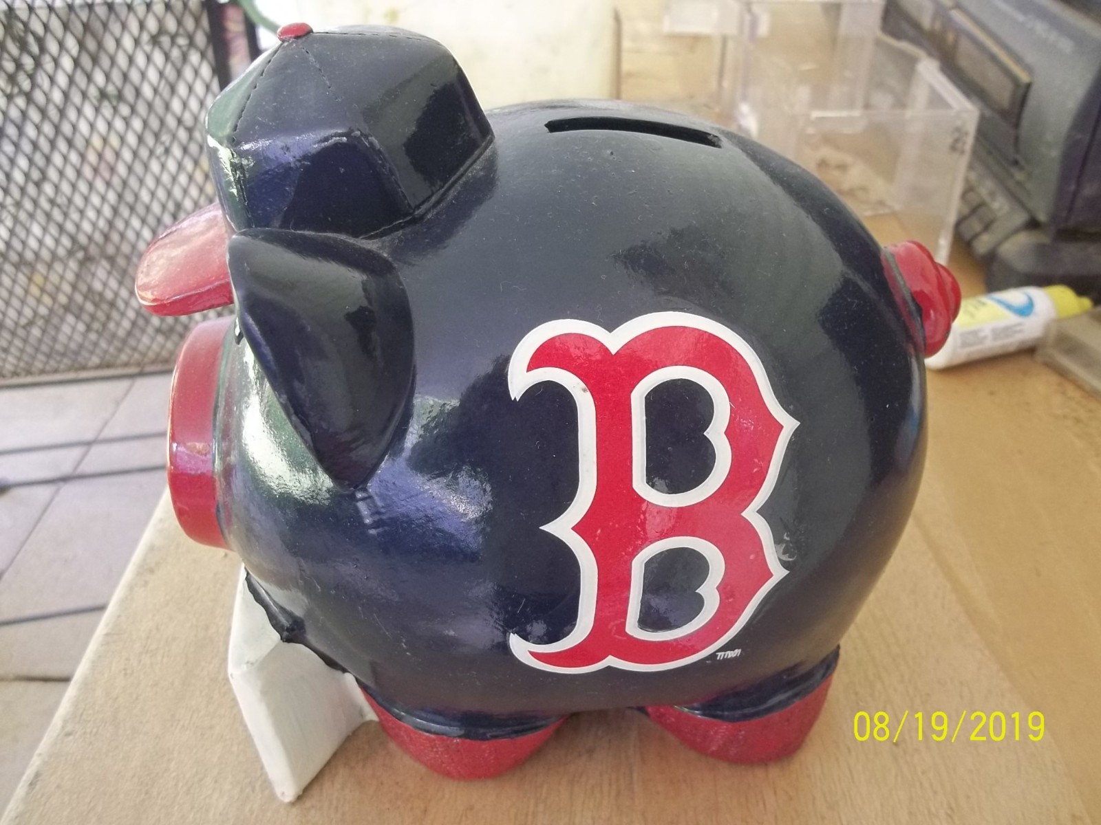 FOREVER MLB BOSTON RED SOX RESIN PIGGY BANK 8 X 7″ W FENWAY SCOREBOARD