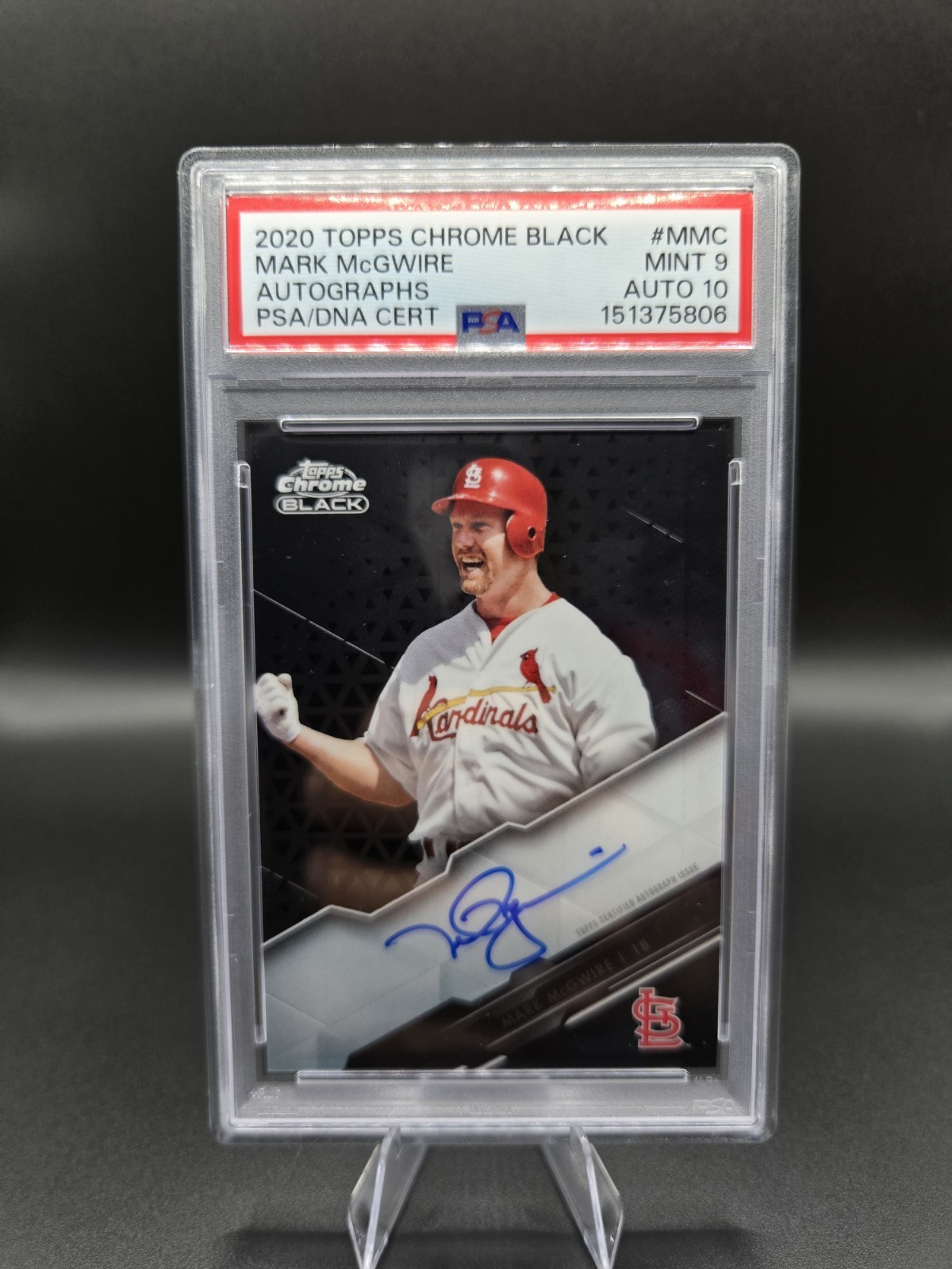 2020 Topps Chrome Black – Chrome Black Autographs Mark McGwire #CBA-MMC PSA 9