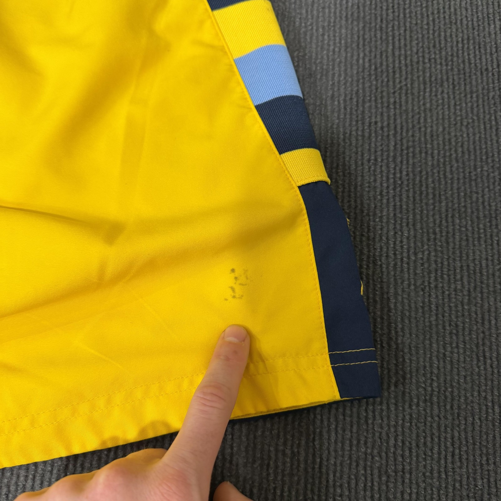 Marquette Golden Eagles Shorts Mens Medium Yellow NCAA Basketball Jordan Dri Fit