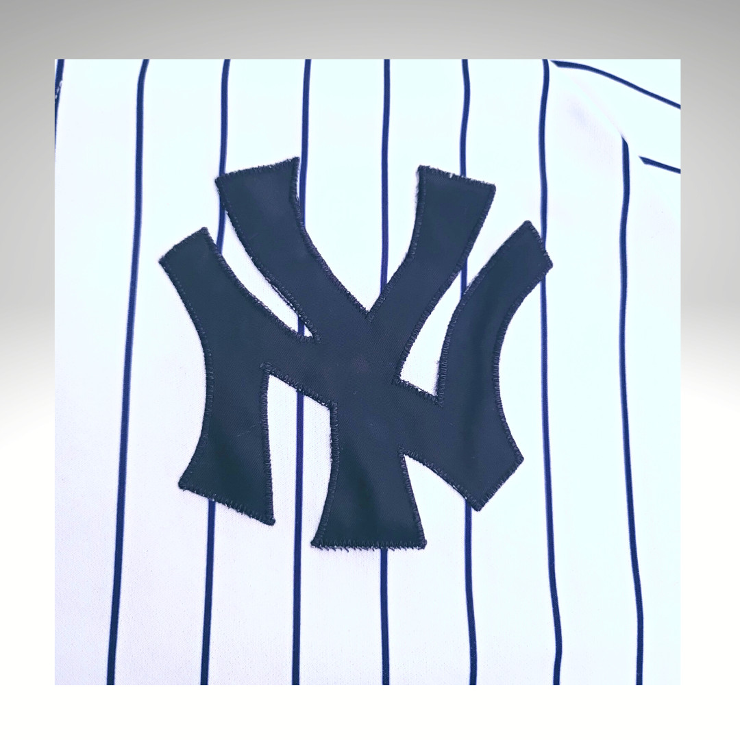 Vintage Majestic White Pin Striped New York Yankees Sewn Jersey Size XXL USA