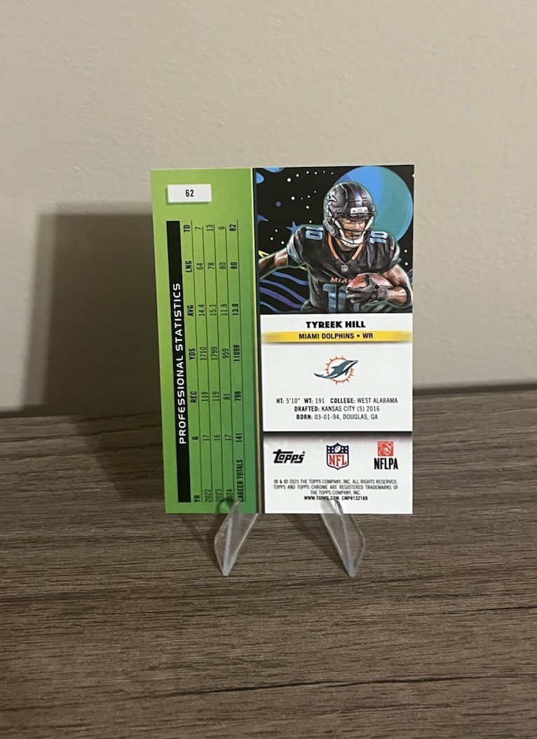 2025 Topps Cosmic Chrome – Tyreek Hill #62 Miami Dolphins