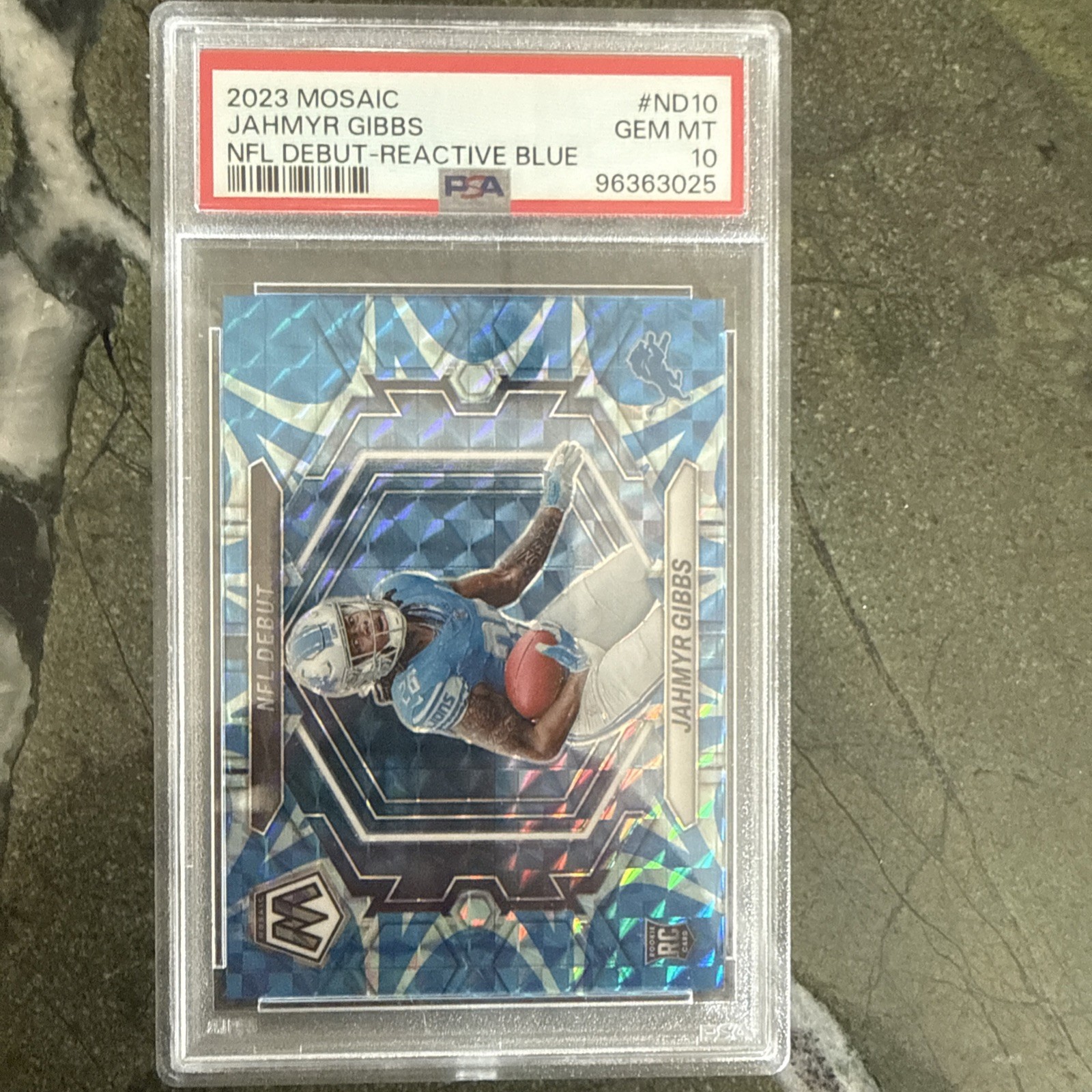 2023 Panini Mosaic – Nfl Debut Jahmyr Gibbs #ND-10 Reactive Blue Mosaic Prizm RC