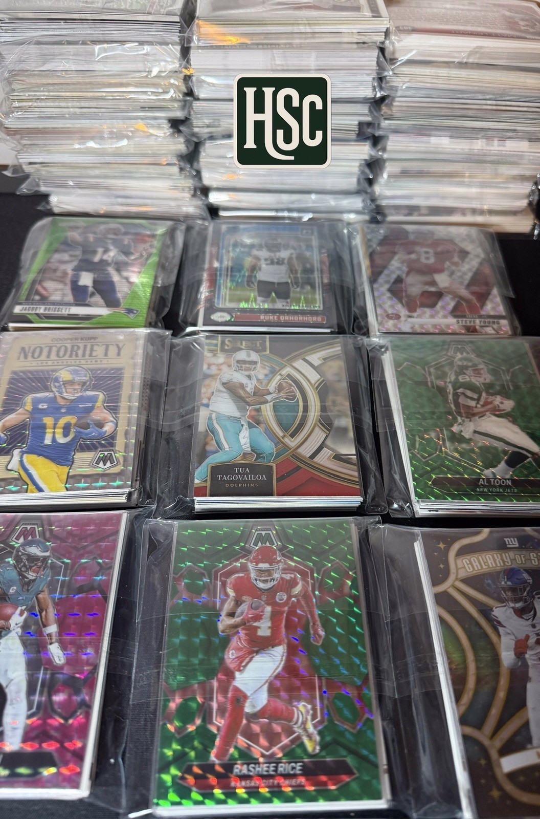 Football NFL – 400 Card Lot – Rookies, Parallels, Memorabilia, Autos, Numbered