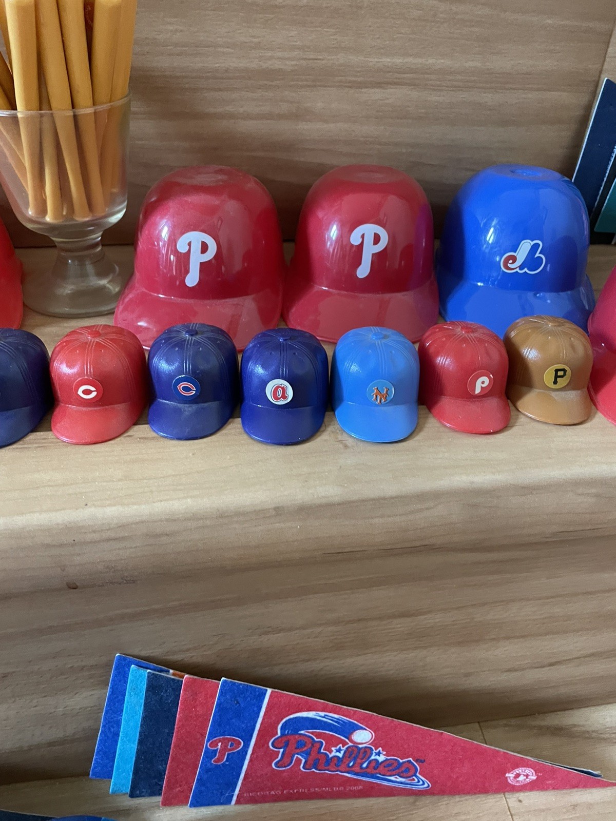 MLB Mini Pennants 9″x4″ Felt ALL 2005-2011! Lg Helmets and Mini Helmets READ!