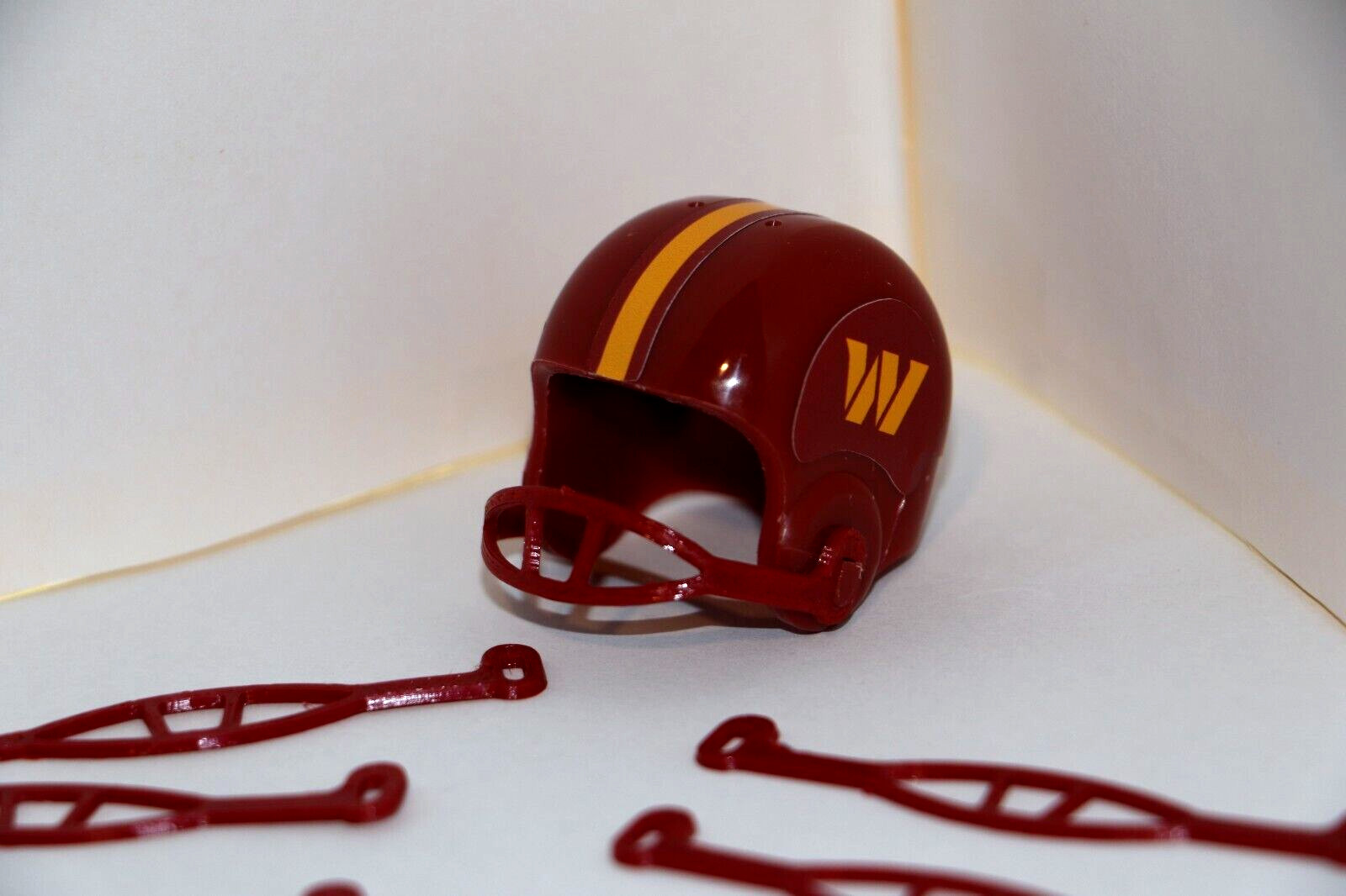 x10 Burgundy Facemasks Old Style Football Gumball Helmets OPI QB Miniature Mini