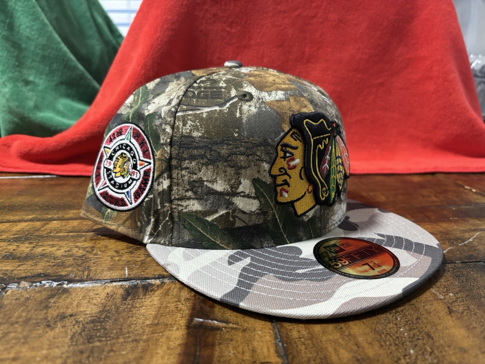 Chicago Blackhawks Realtree Camo New Era Fitted 7 3/4 Green UV Glow In The Dark