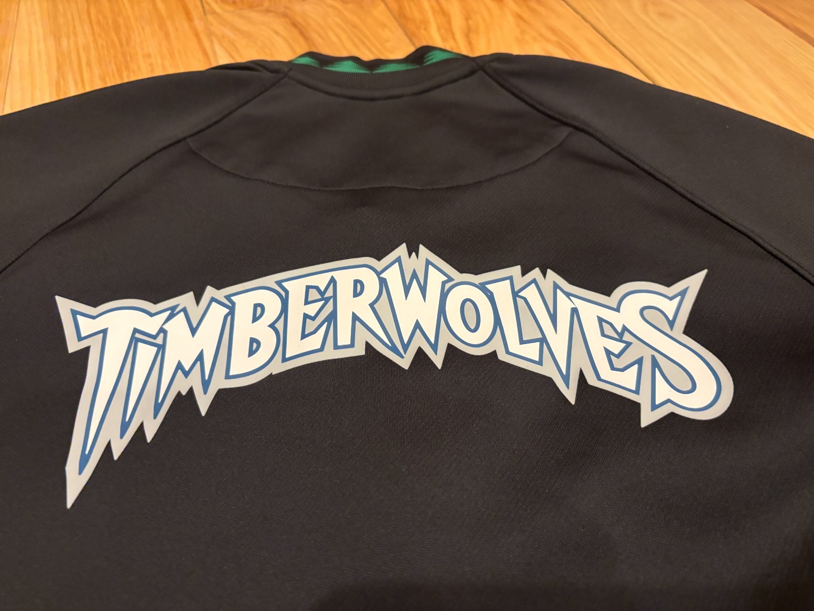 Nike Minnesota Timberwolves Hardwood Classics Short-Sleeve Jacket IF4362 010 MED